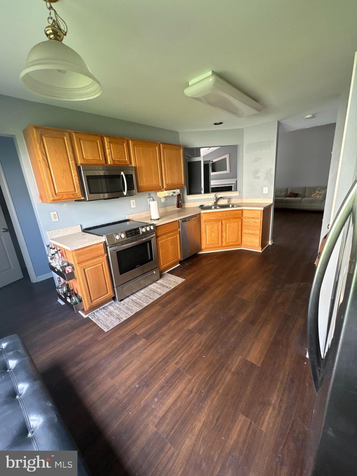 202 DONEGAL COURT