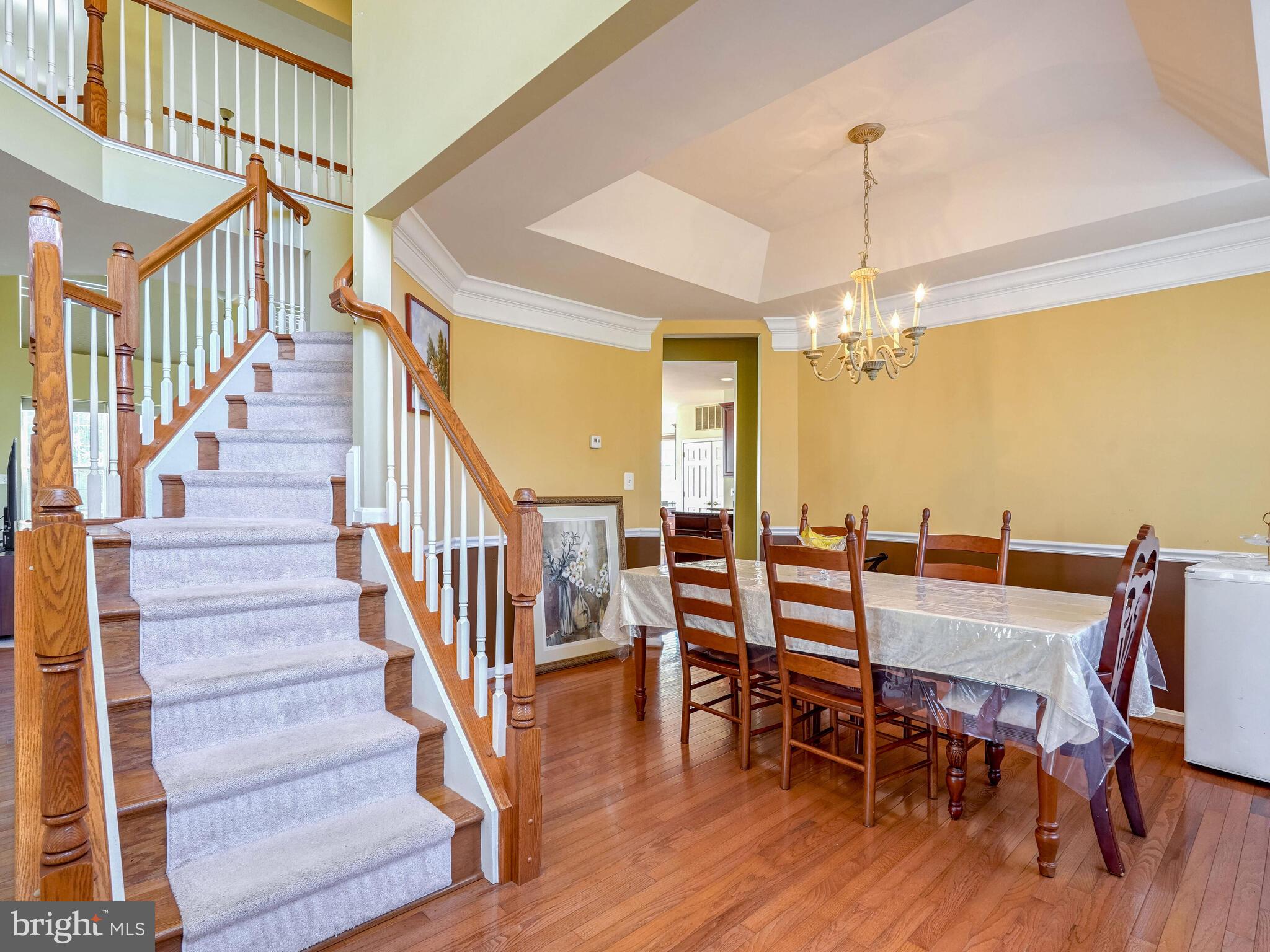 2817 COMPASS CIRCLE