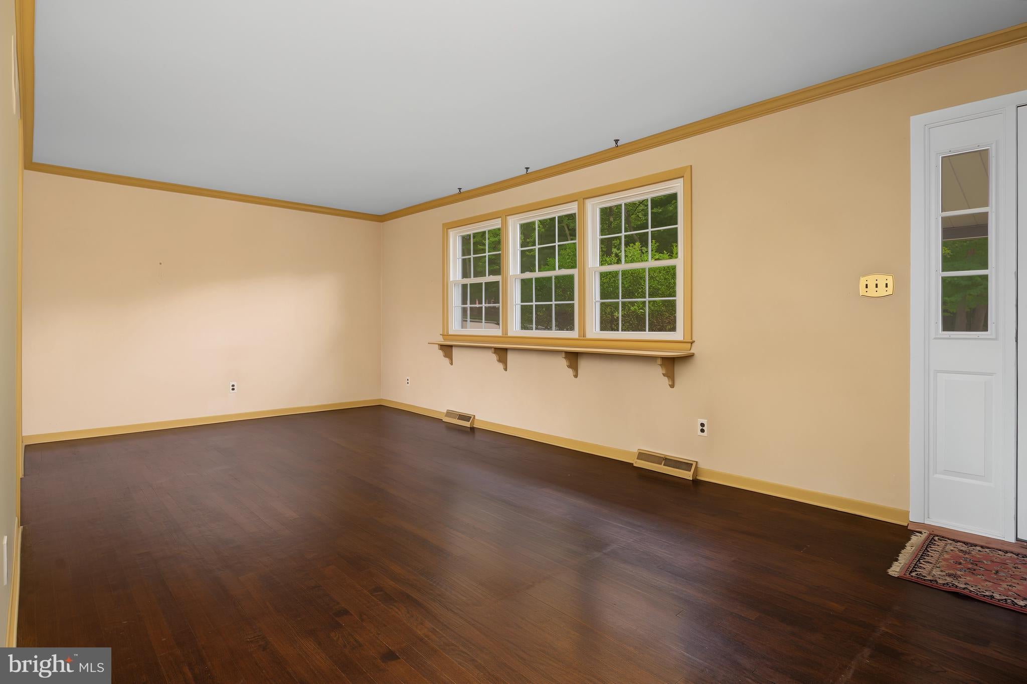 124 CHAPEL HILL DR
