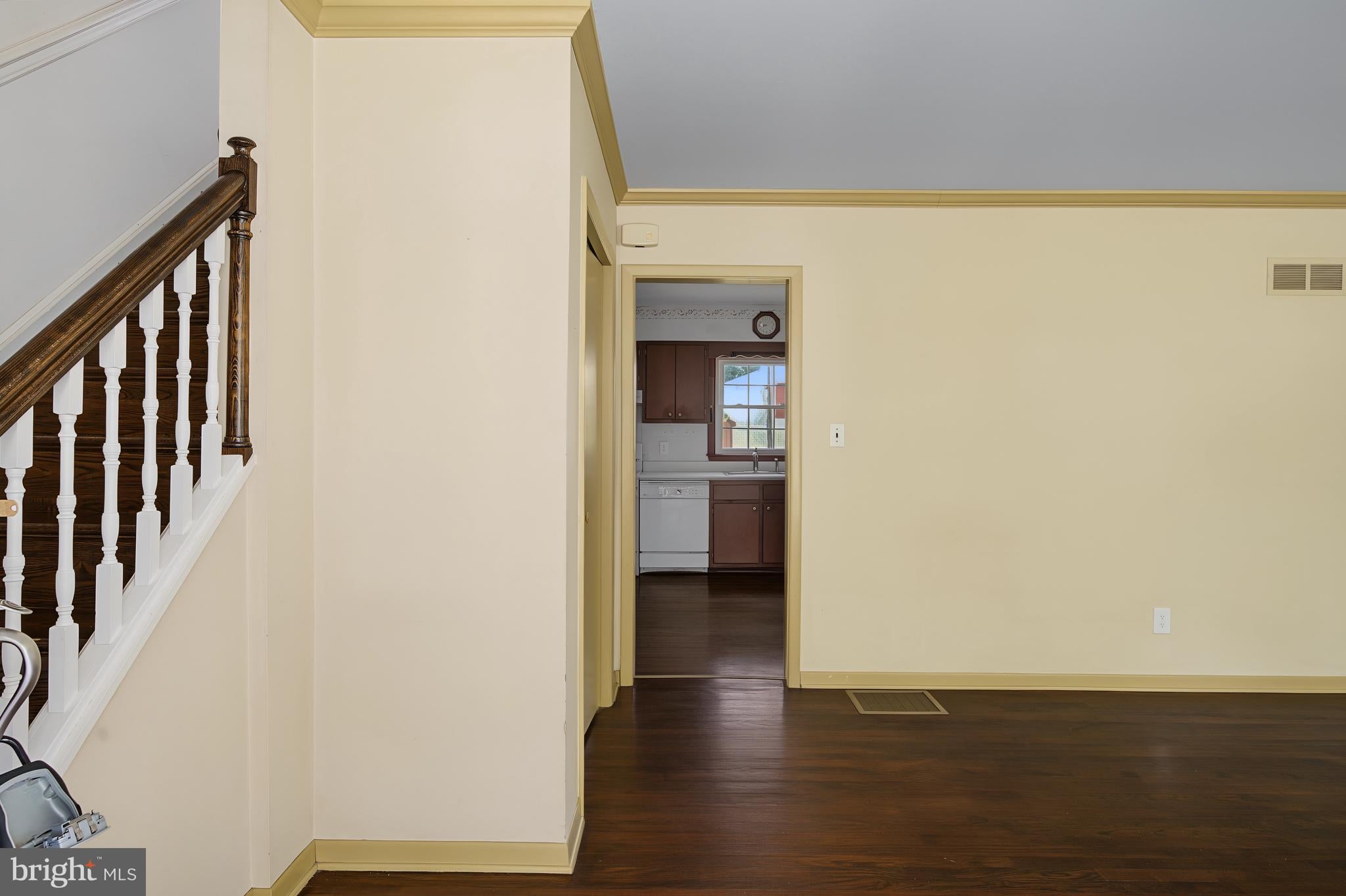 124 CHAPEL HILL DR