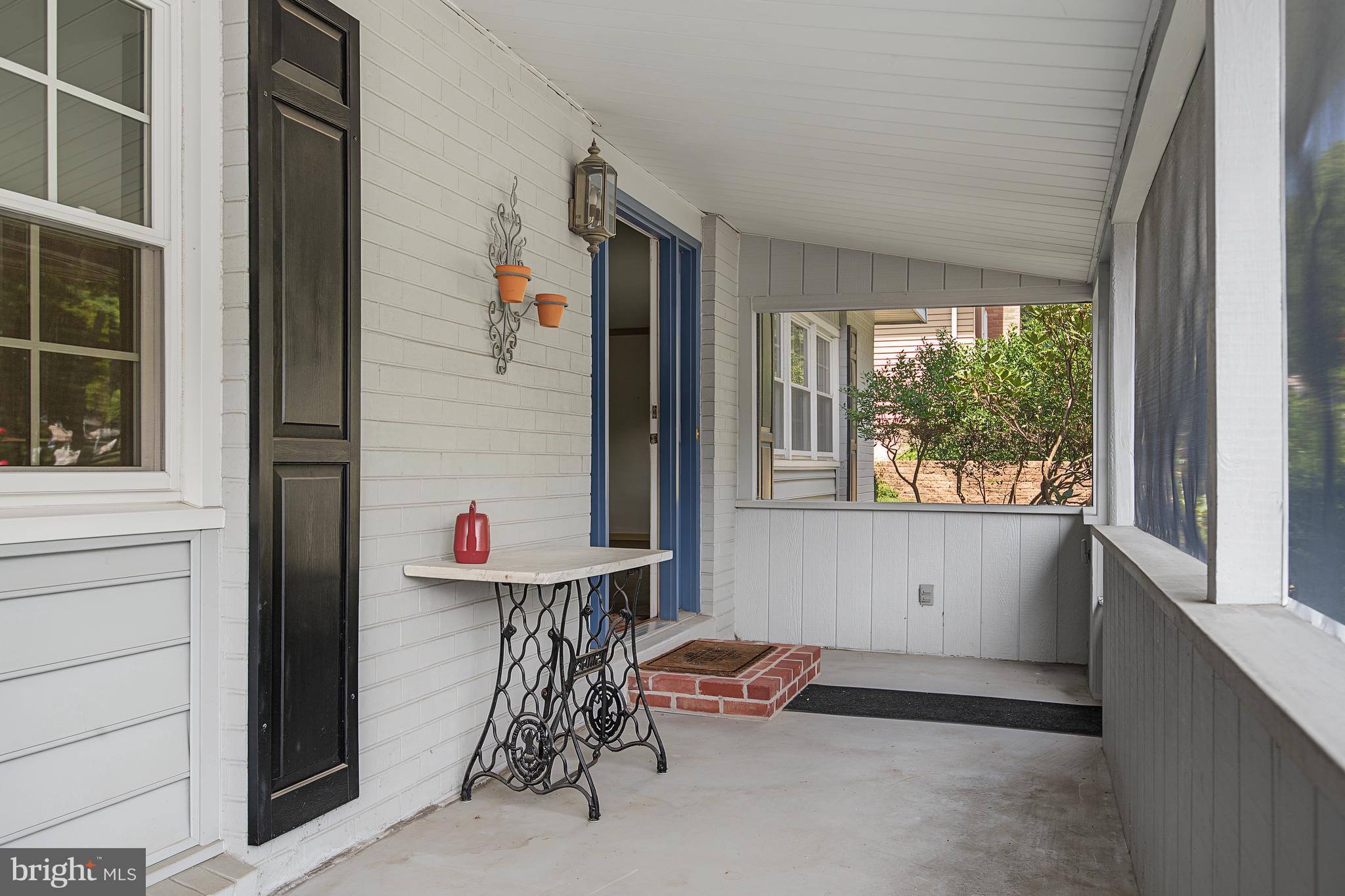 124 CHAPEL HILL DR