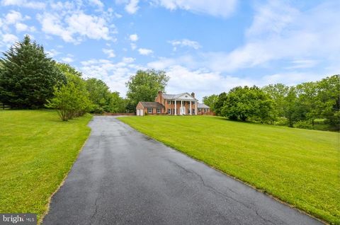 22 HAWLINGS COURT BROOKEVILLE MD 20833