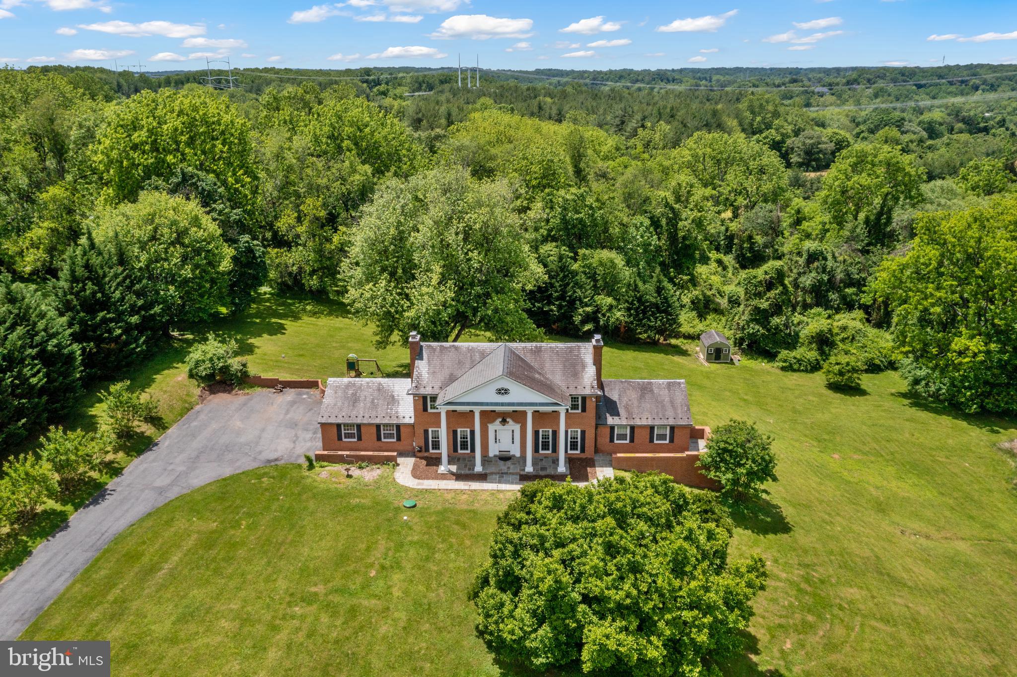 22 HAWLINGS COURT