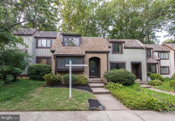 1502 FARSTA CT, RESTON, VA 20190 - Image 529db8abf55cbe8e98f48a6bae07c3ca/568596994