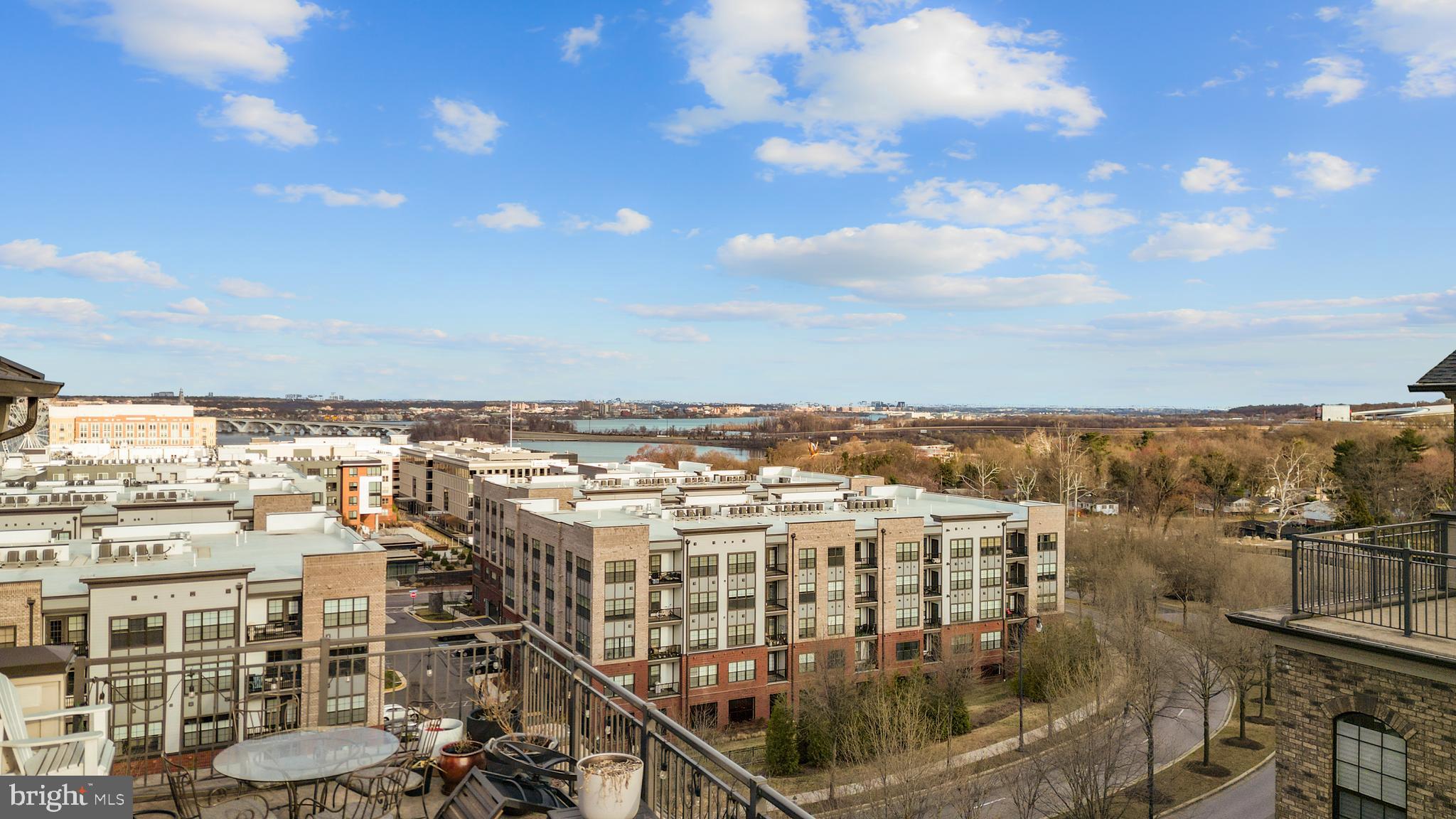 POTOMAC OVERLOOK CONDO - Residential
