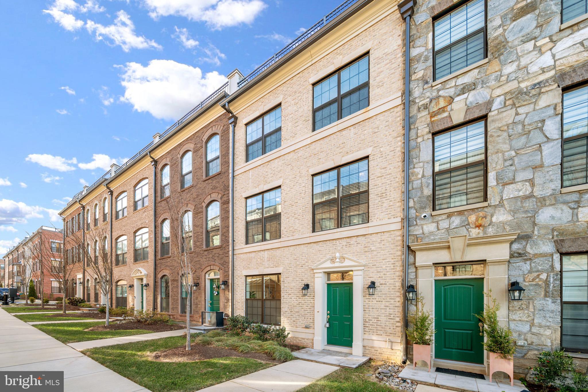 POTOMAC OVERLOOK CONDO - Residential