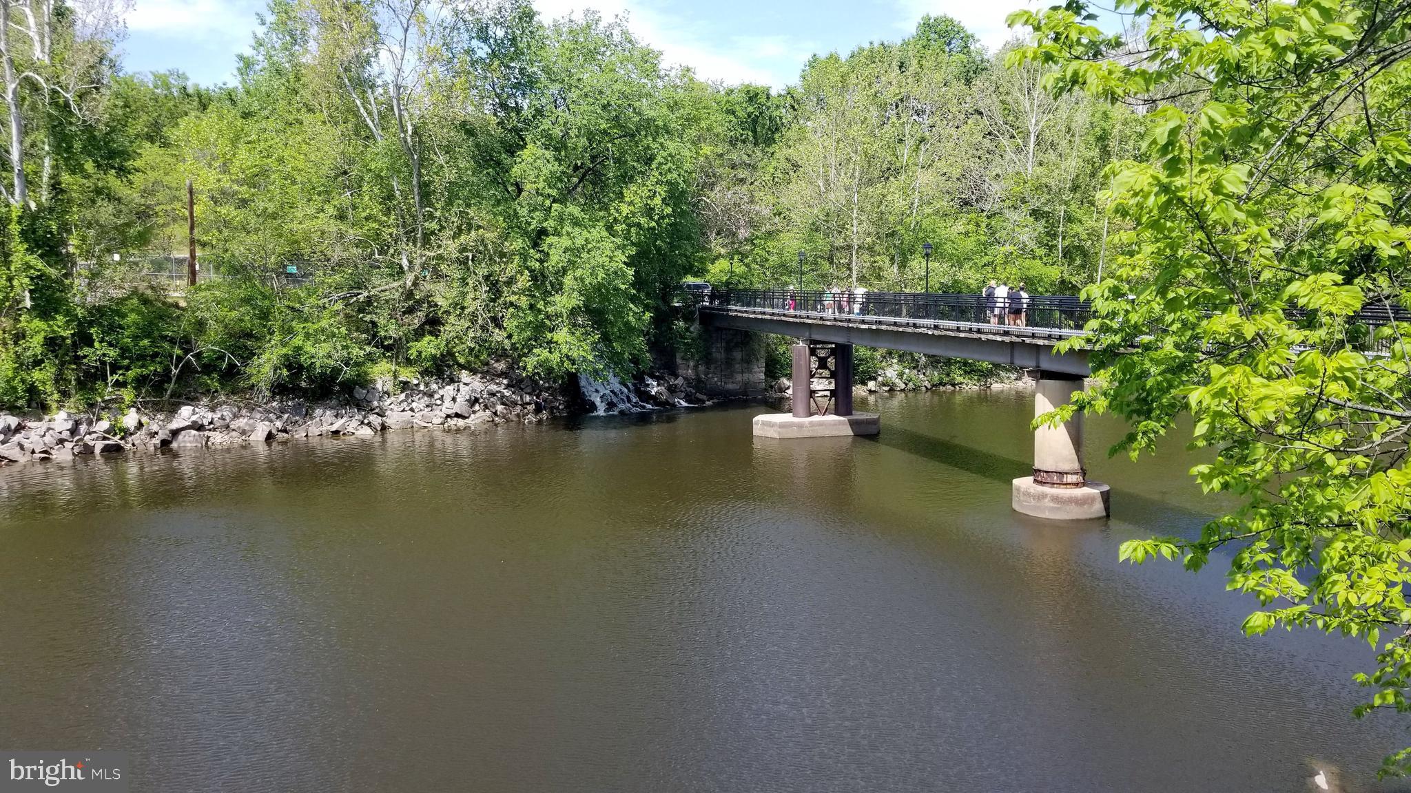 OCCOQUAN POINTE - Residential
