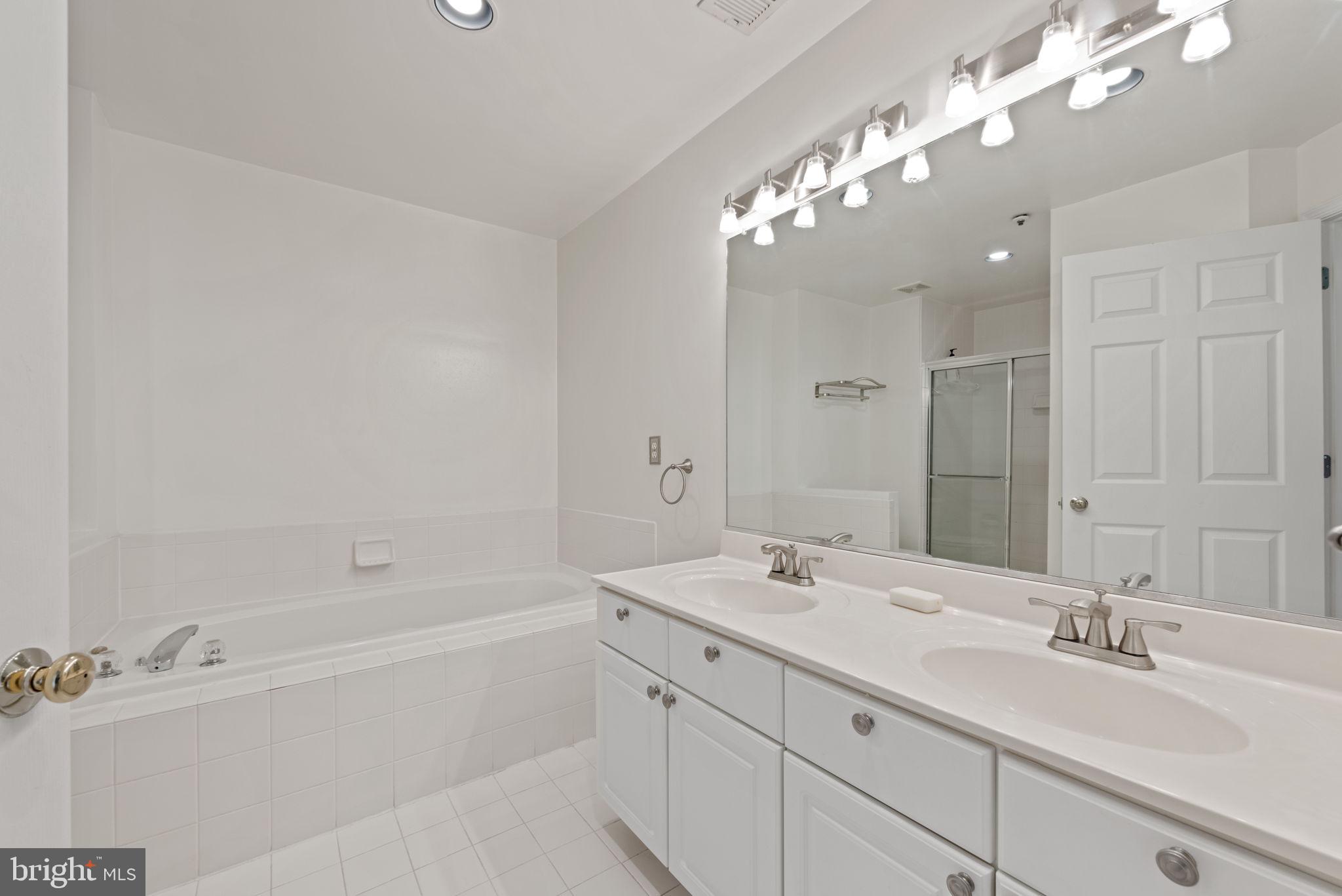 OCCOQUAN POINTE - Residential