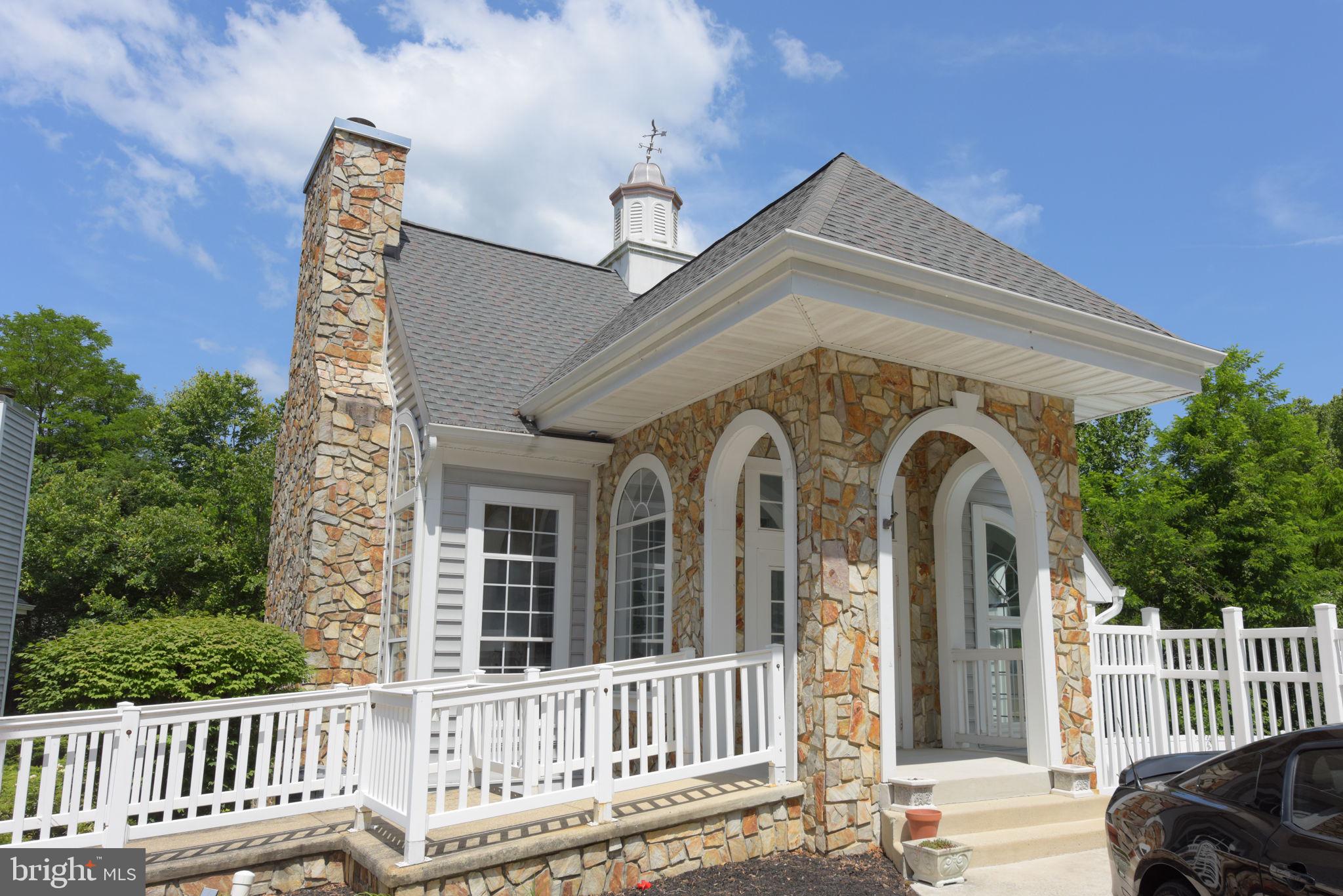 OCCOQUAN POINTE - Residential