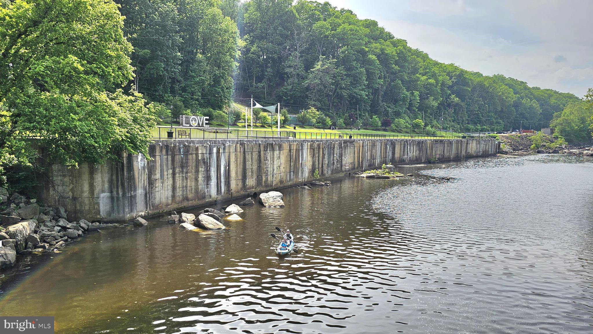 OCCOQUAN POINTE - Residential