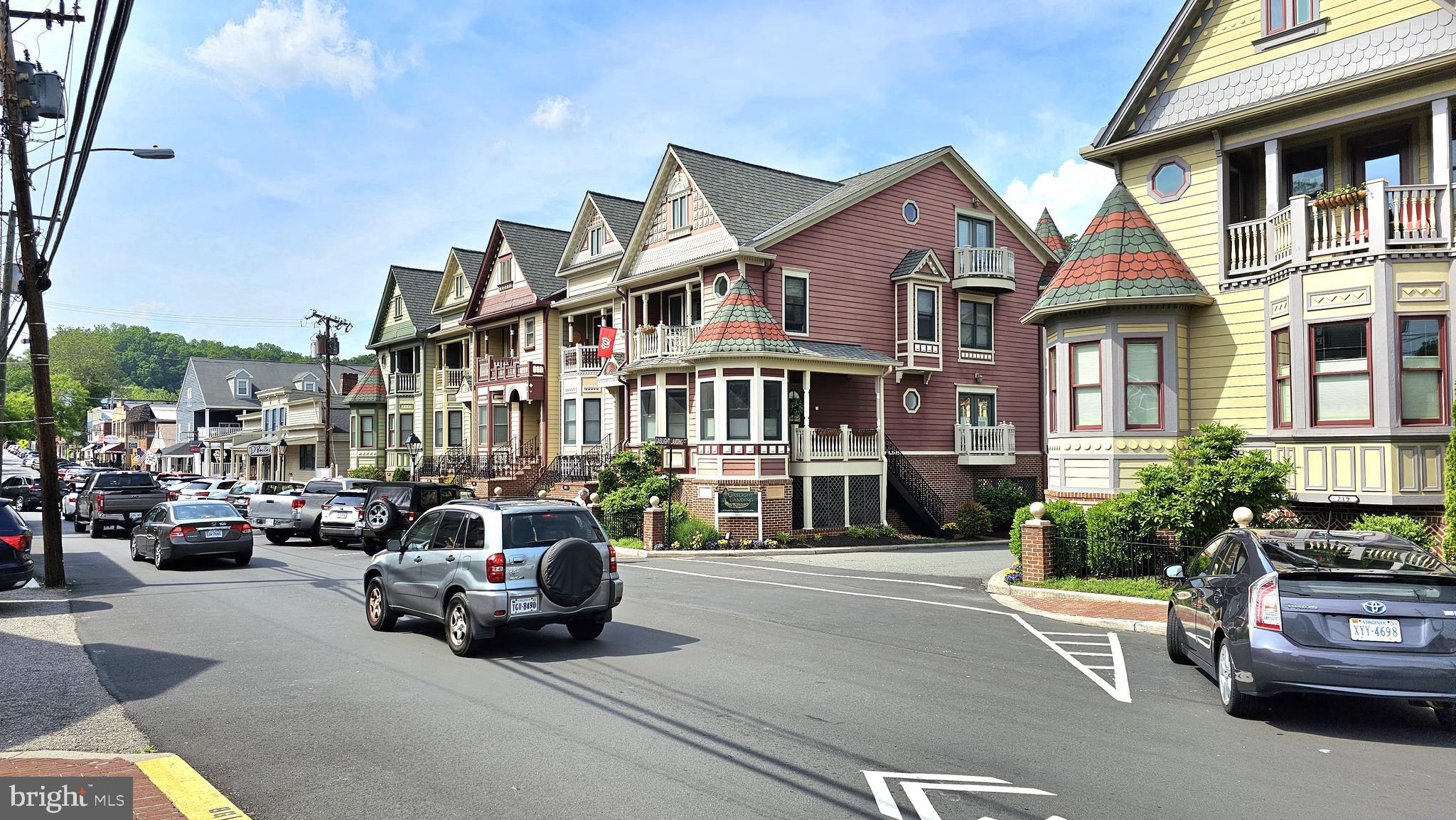 OCCOQUAN POINTE - Residential