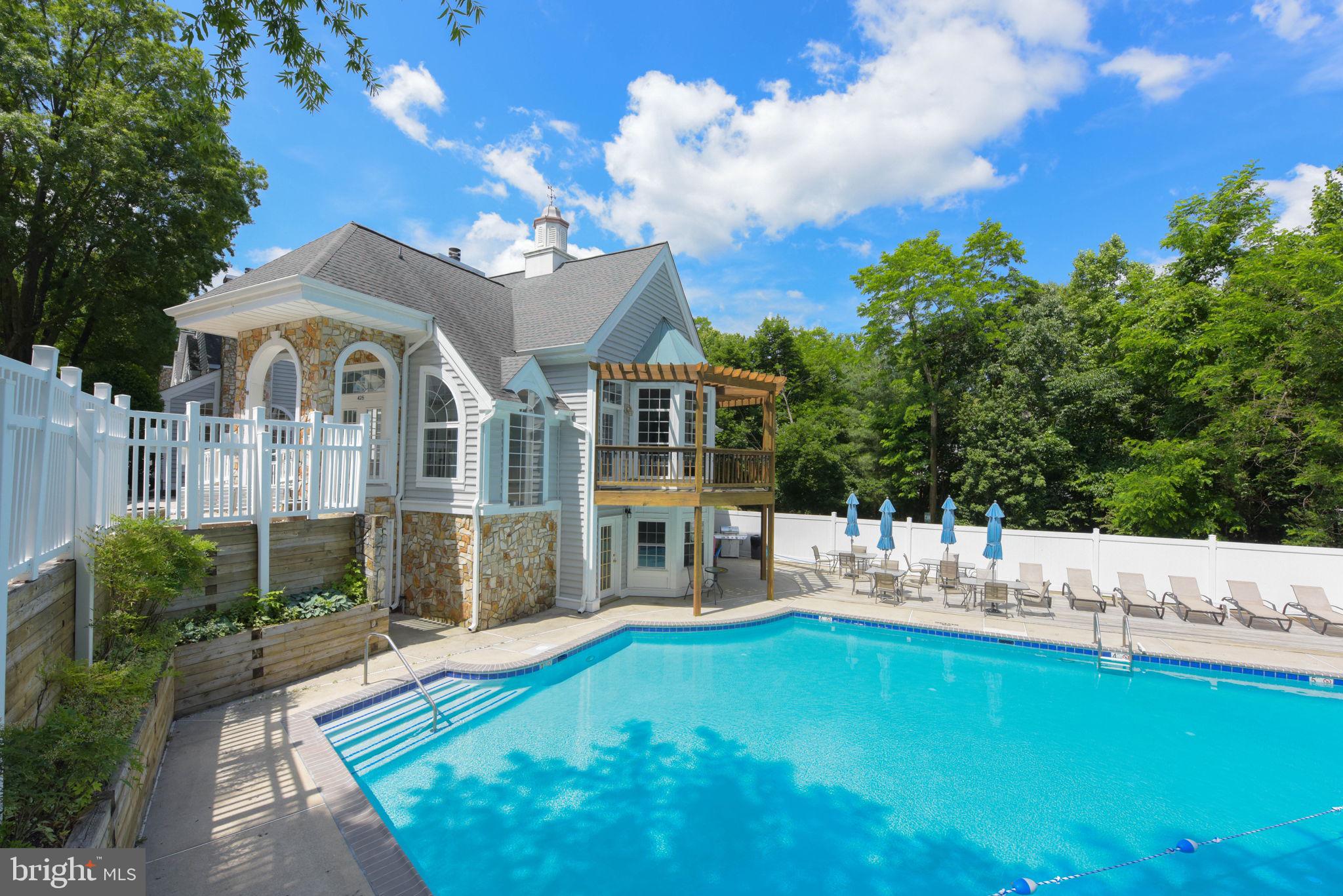 OCCOQUAN POINTE - Residential