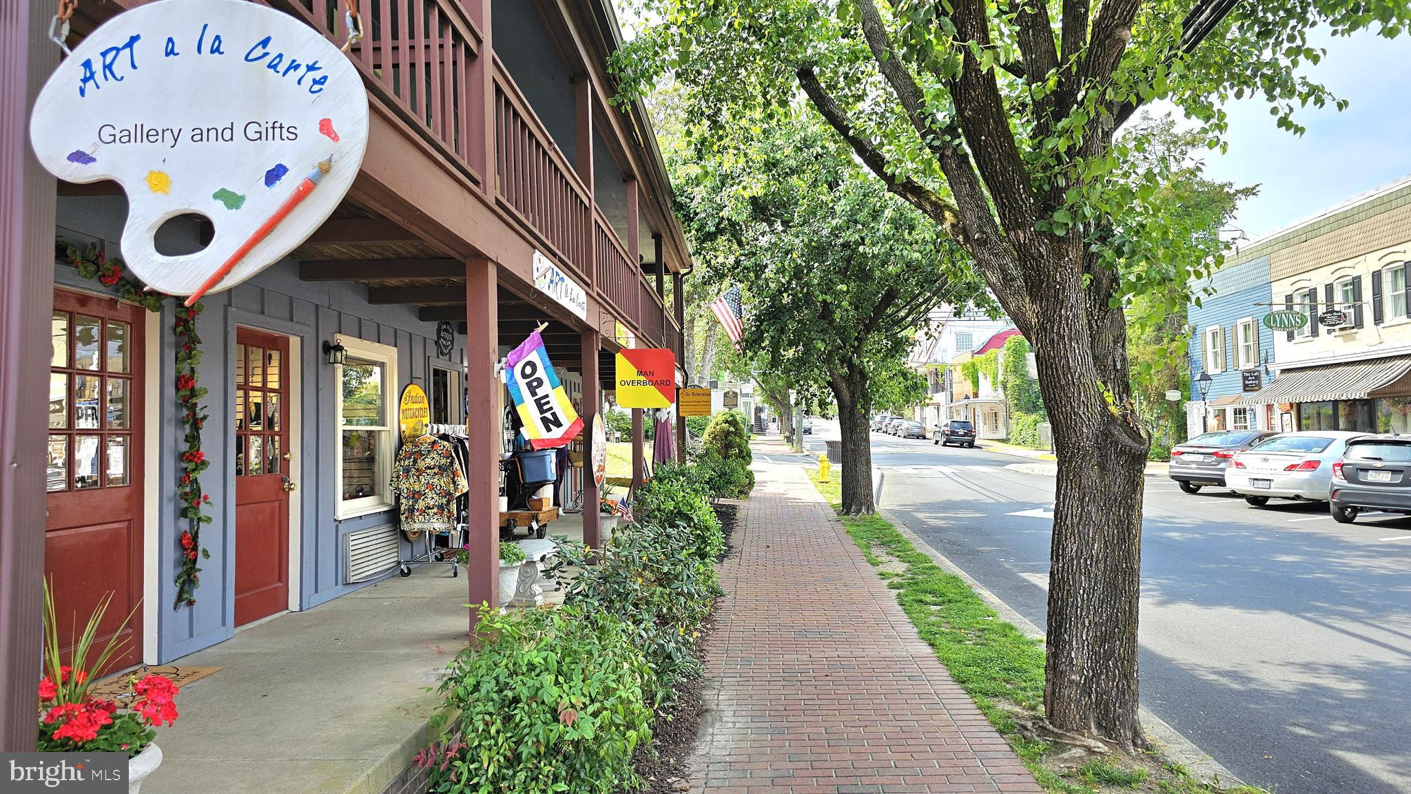 OCCOQUAN POINTE - Residential