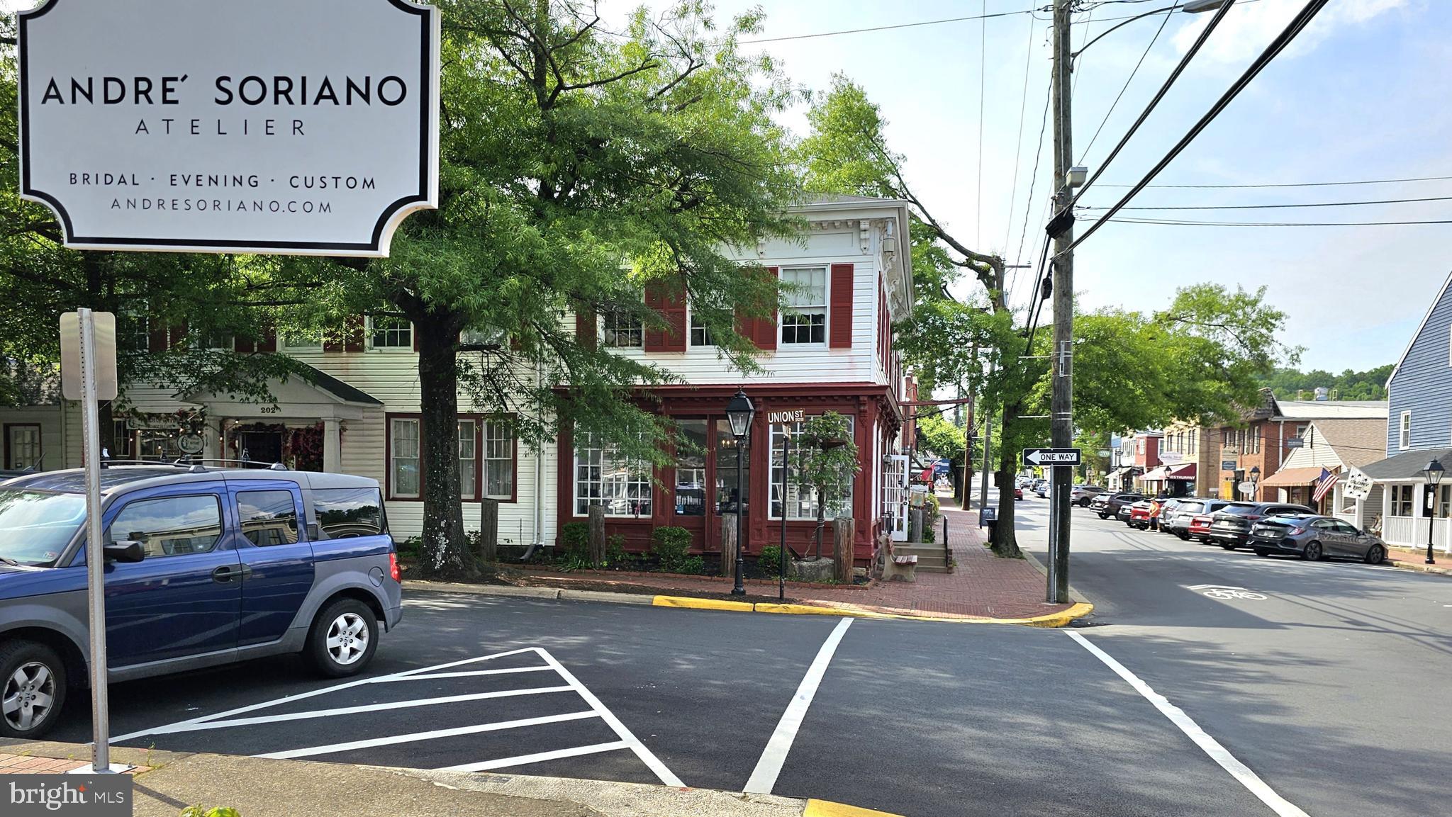 OCCOQUAN POINTE - Residential