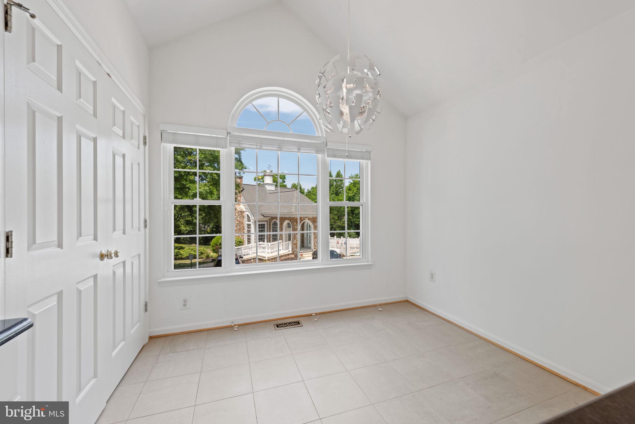 OCCOQUAN POINTE - Residential