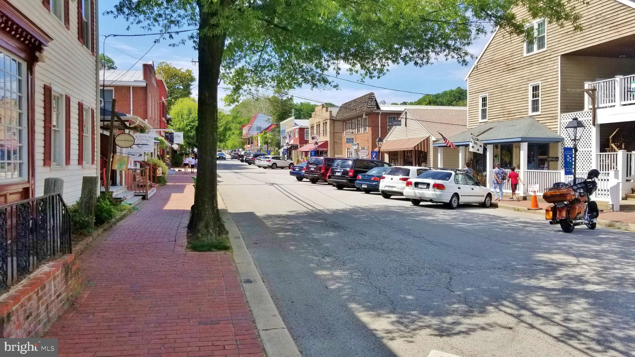 OCCOQUAN POINTE - Residential