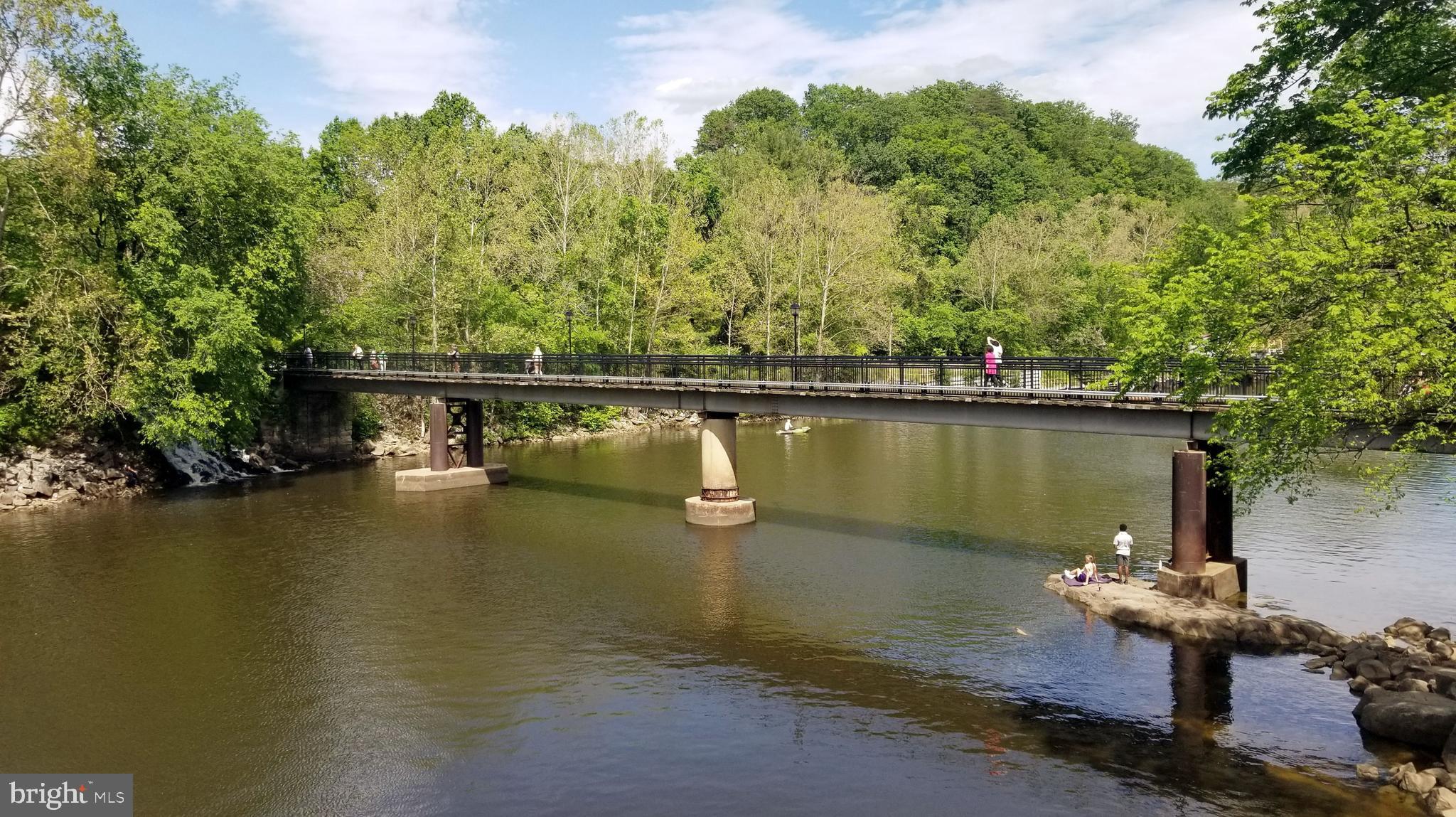 OCCOQUAN POINTE - Residential