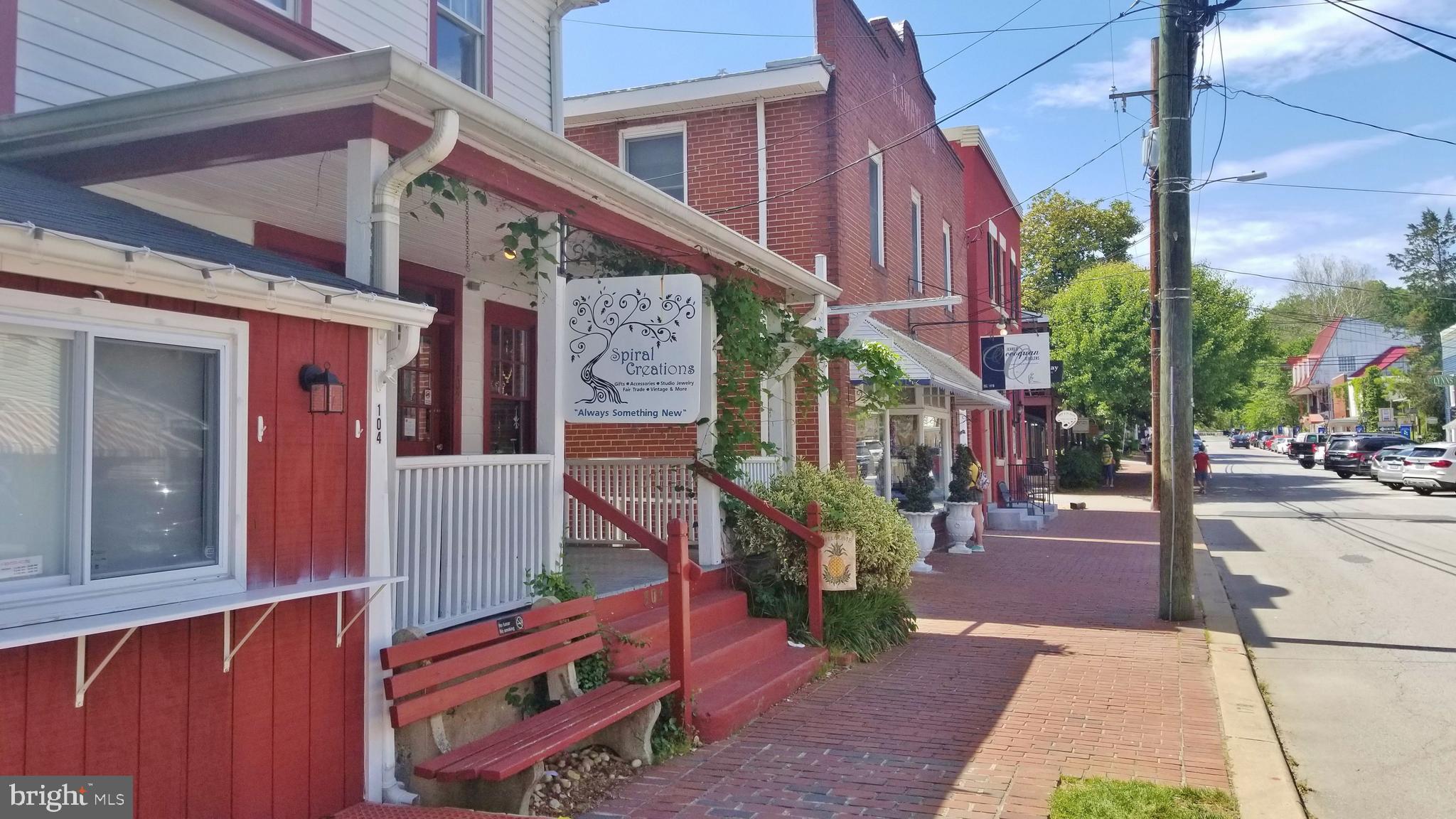 OCCOQUAN POINTE - Residential