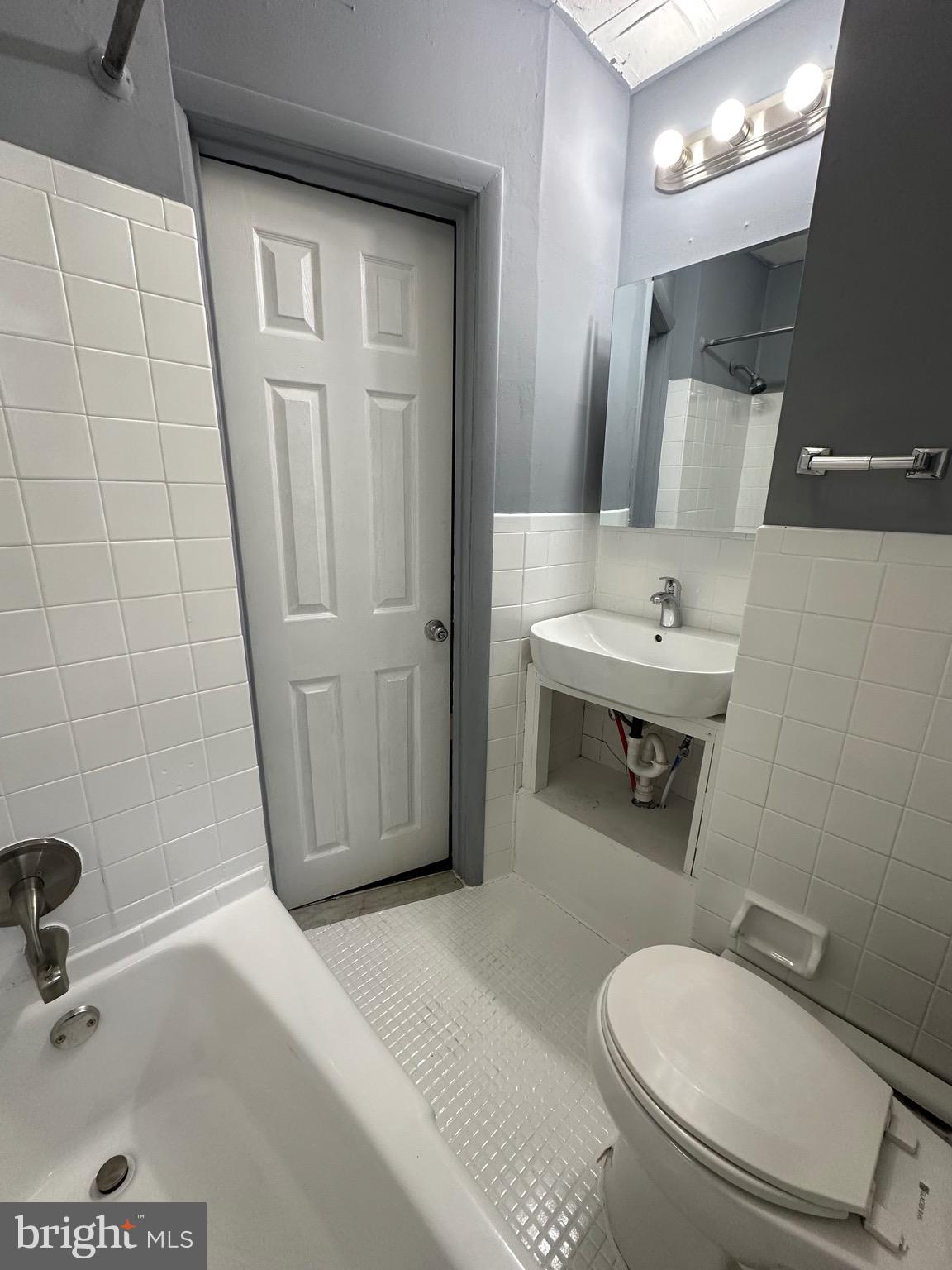 STRAWBERRY MANSION - Residential Lease