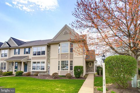 Townhouse For Sale - 674 Royal View Drive<br/> LANCASTER, PA 17601