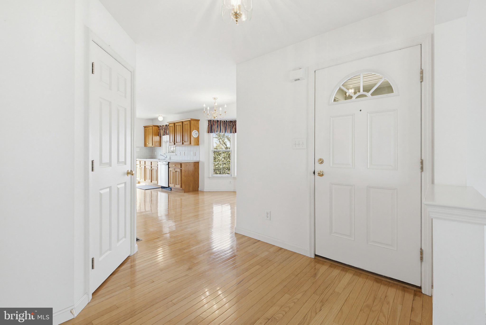 674 ROYAL VIEW DRIVE