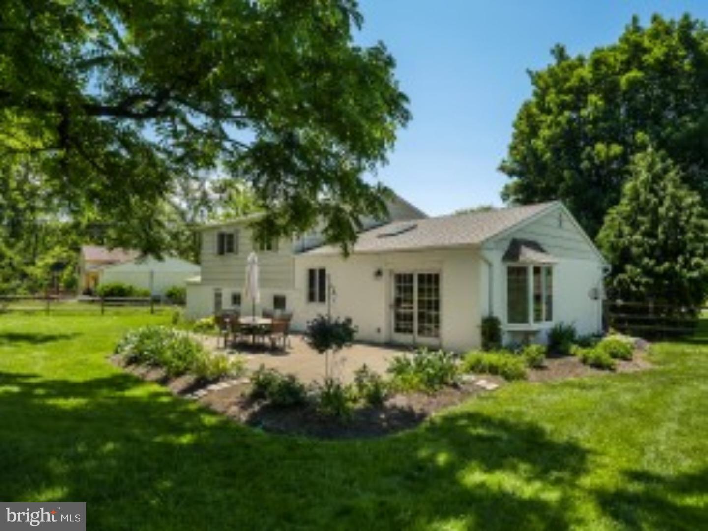 ROLLING HILLS - Residential