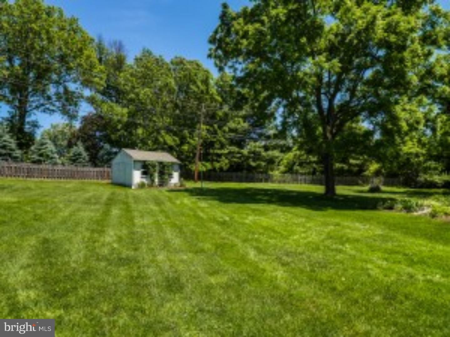 ROLLING HILLS - Residential