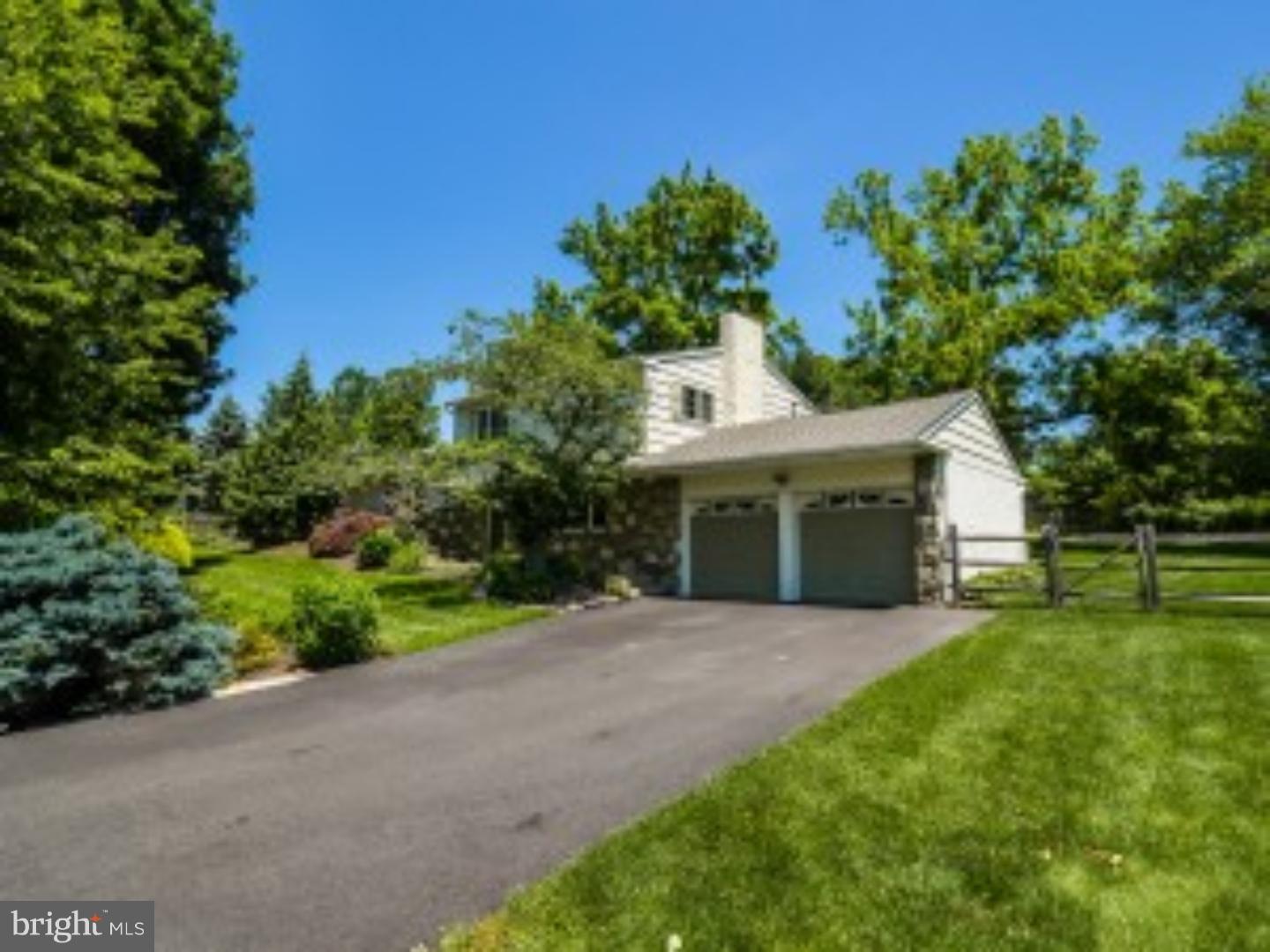 ROLLING HILLS - Residential