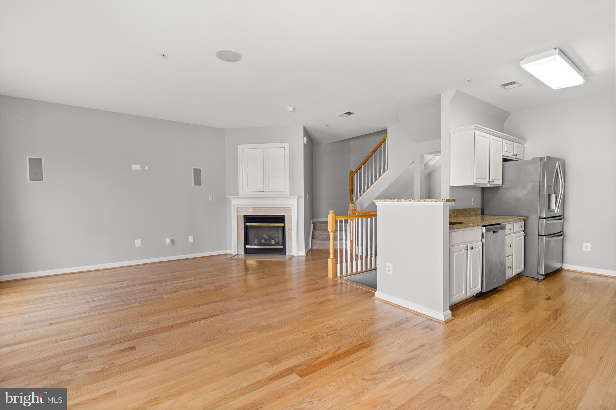 HAMPSHIRE HALL CONDO - Residential