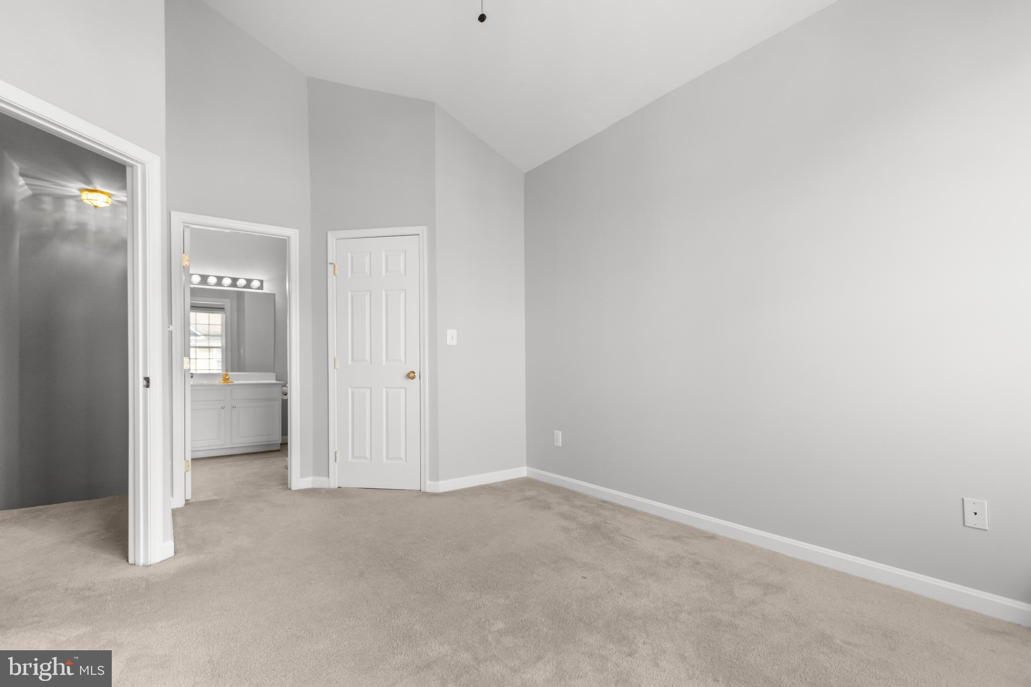 HAMPSHIRE HALL CONDO - Residential