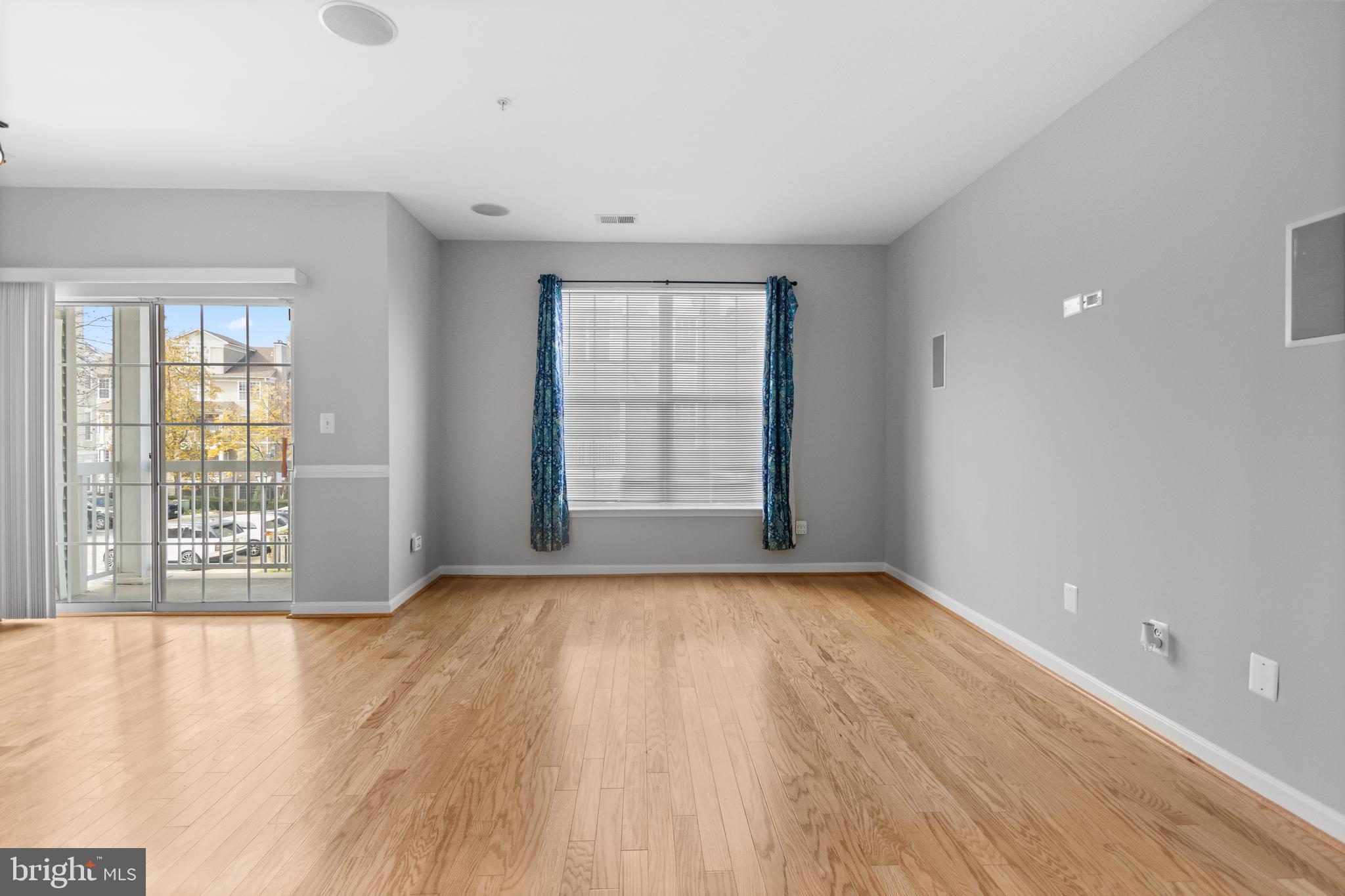 HAMPSHIRE HALL CONDO - Residential