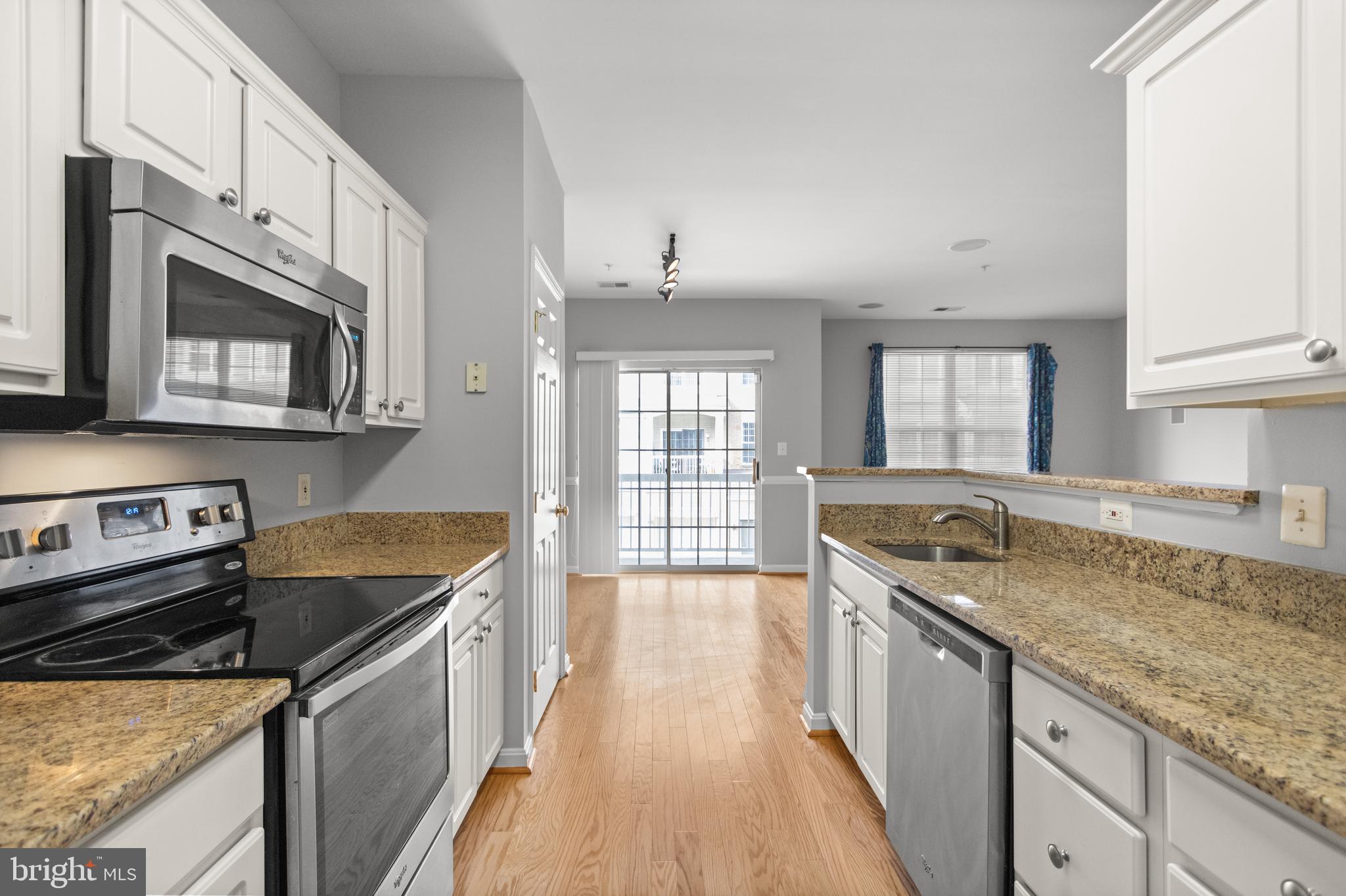 HAMPSHIRE HALL CONDO - Residential