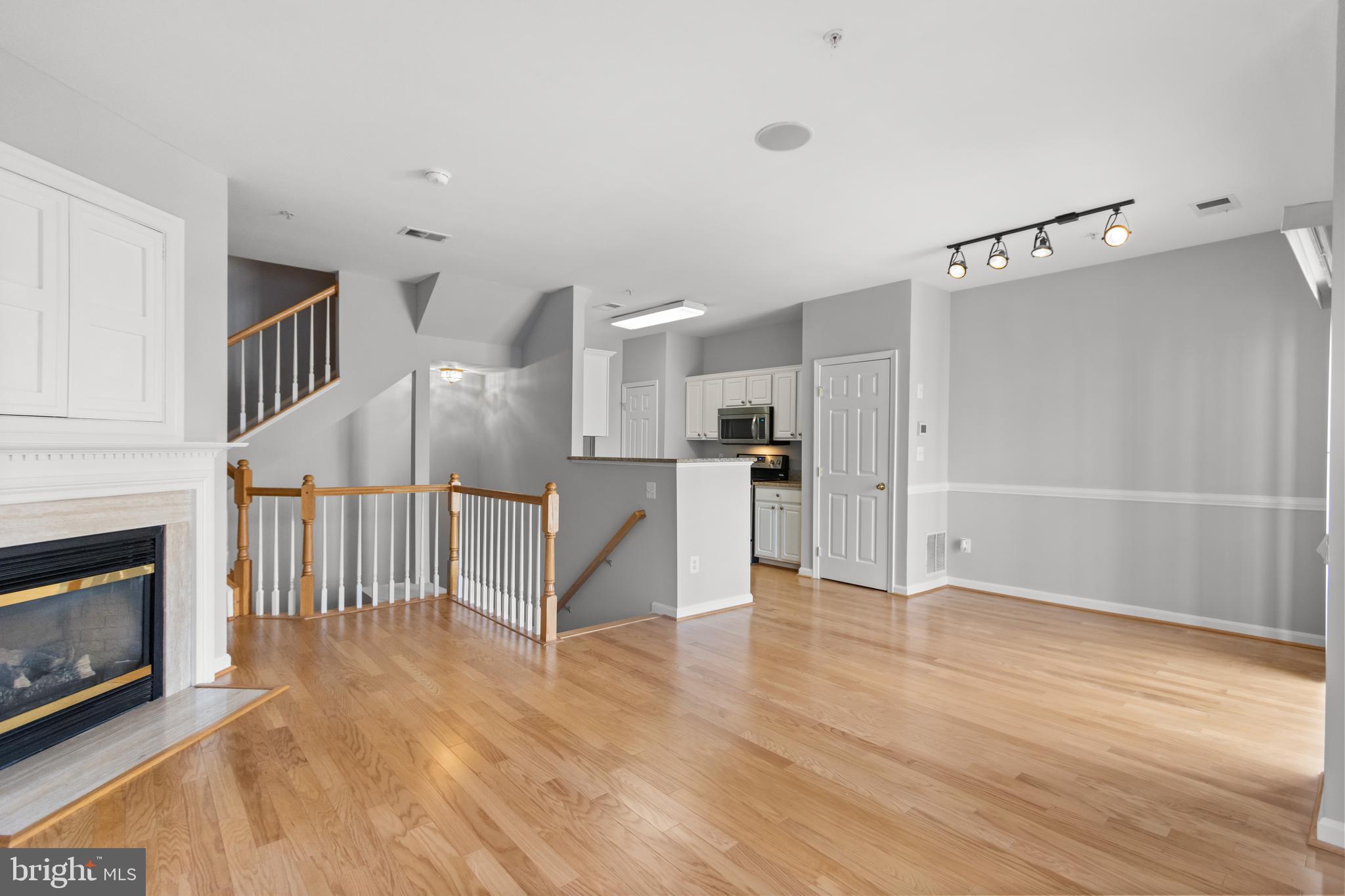 HAMPSHIRE HALL CONDO - Residential