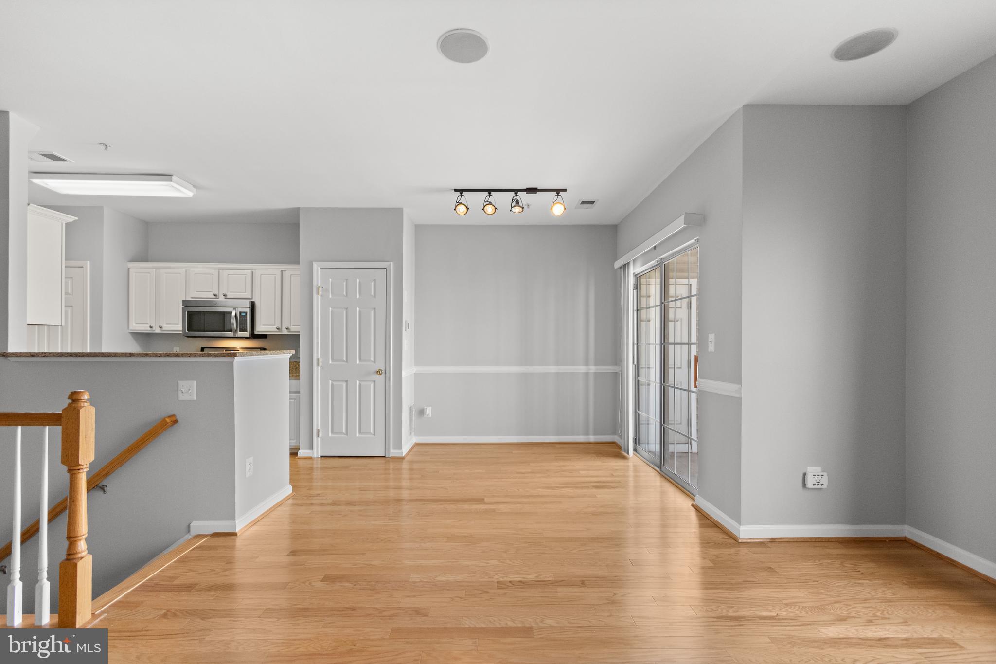 HAMPSHIRE HALL CONDO - Residential