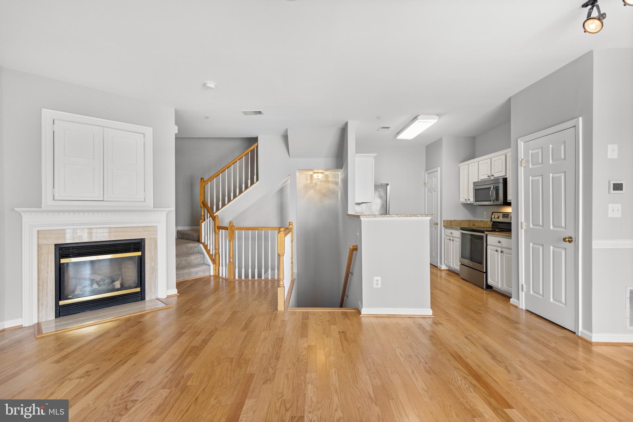 HAMPSHIRE HALL CONDO - Residential