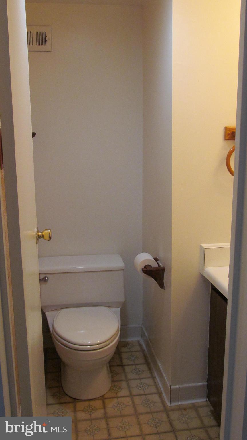 CAMELBACK VILLAGE - Residential Lease