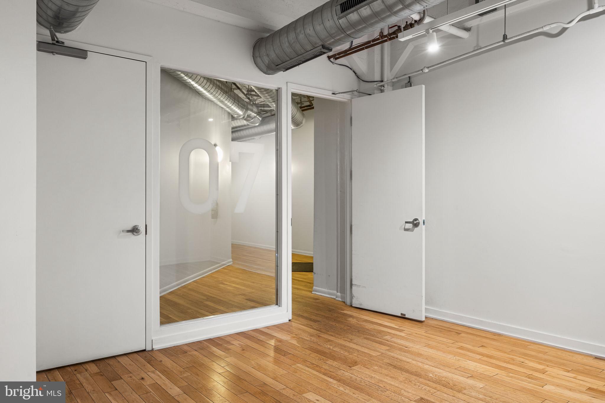 LOGAN SQUARE - Residential