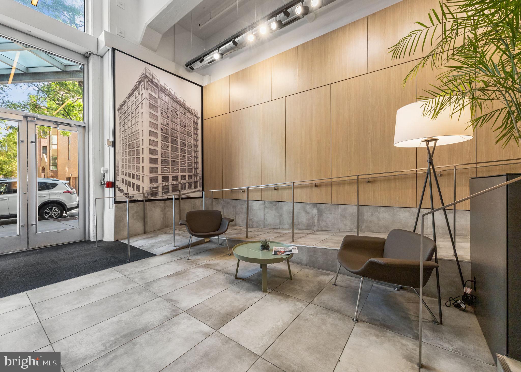 LOGAN SQUARE - Residential