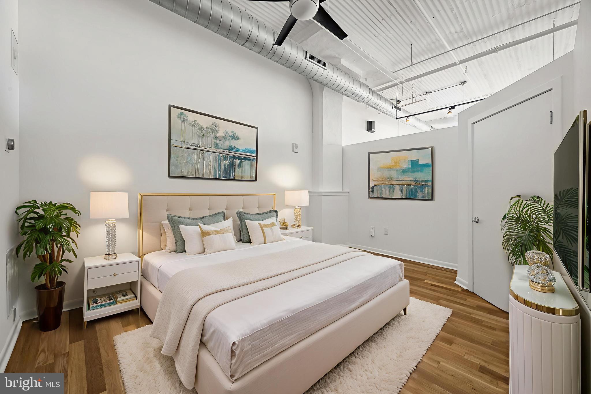 LOGAN SQUARE - Residential