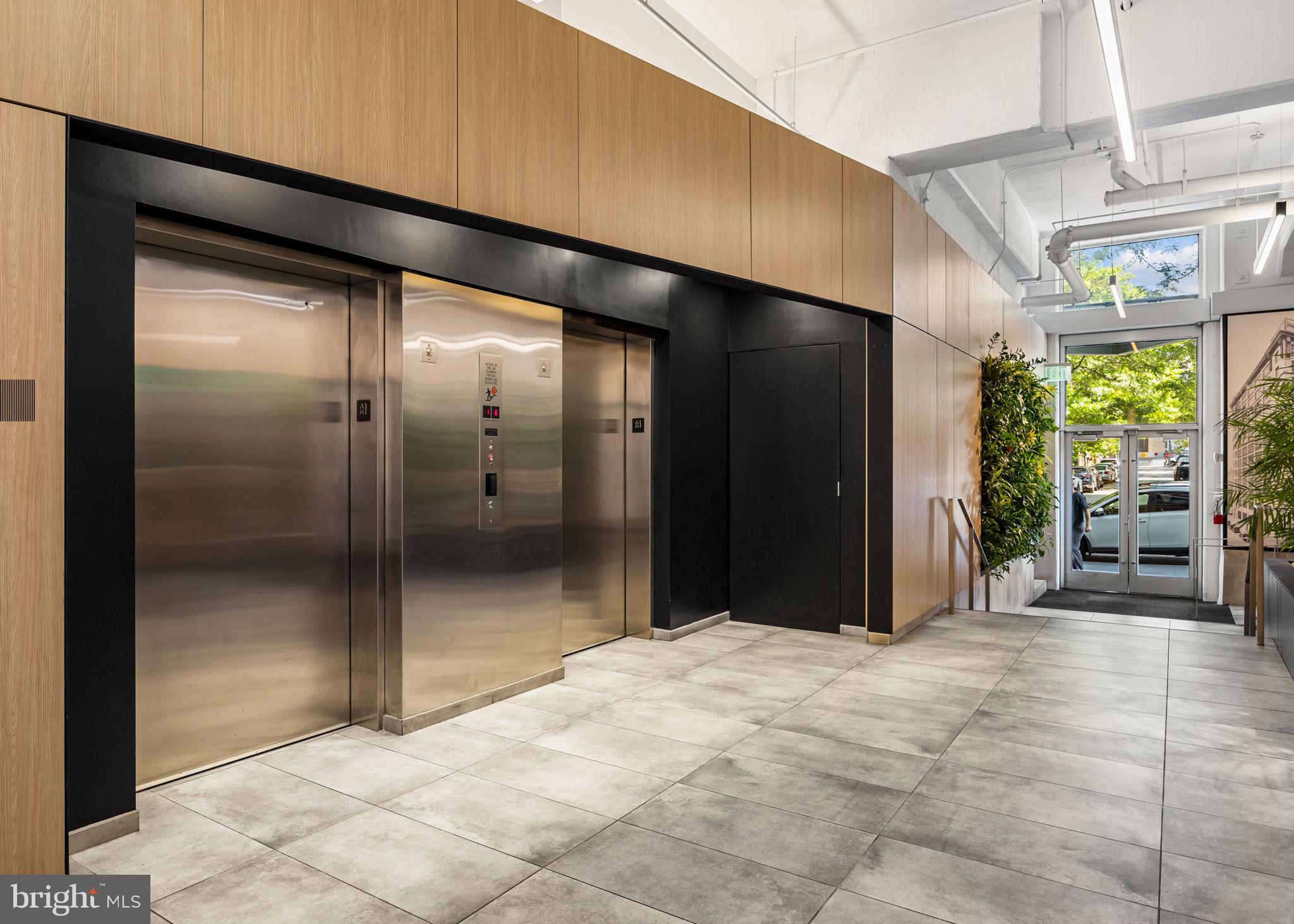 LOGAN SQUARE - Residential