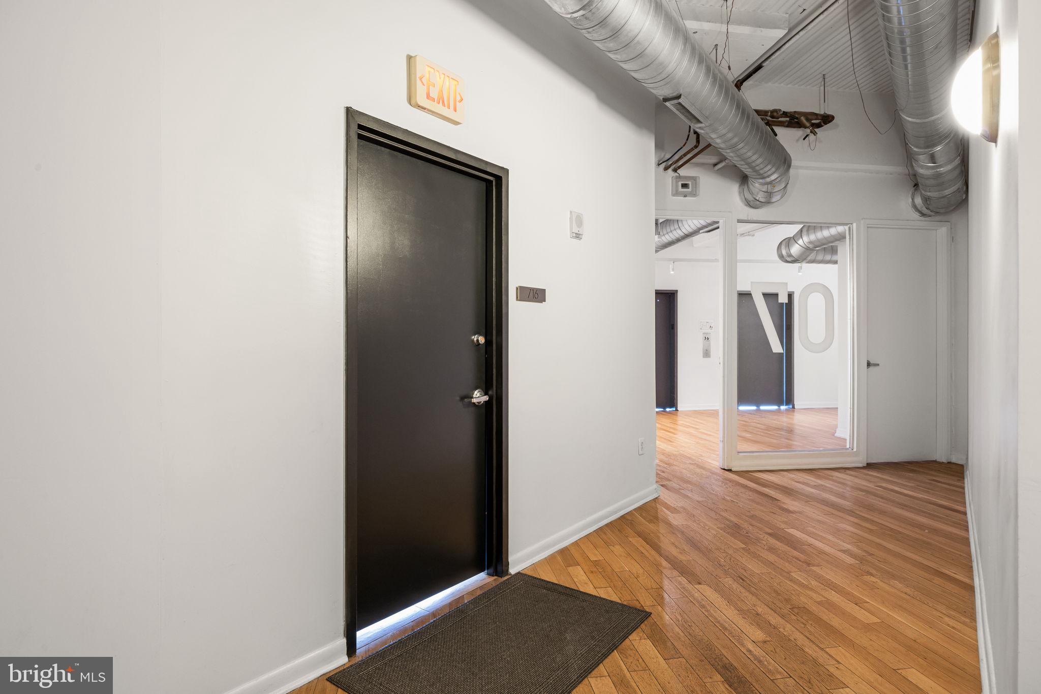 LOGAN SQUARE - Residential