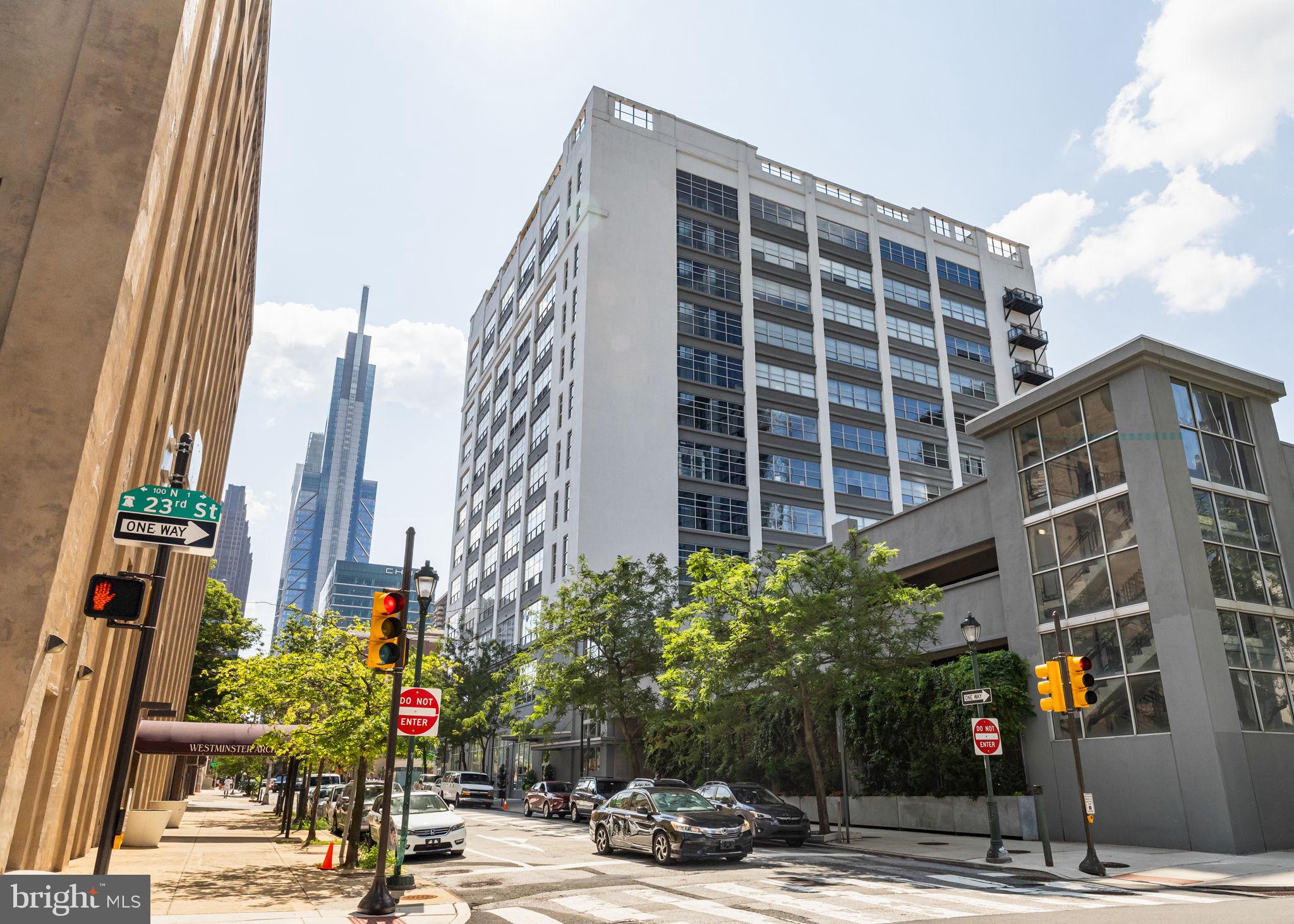 LOGAN SQUARE - Residential