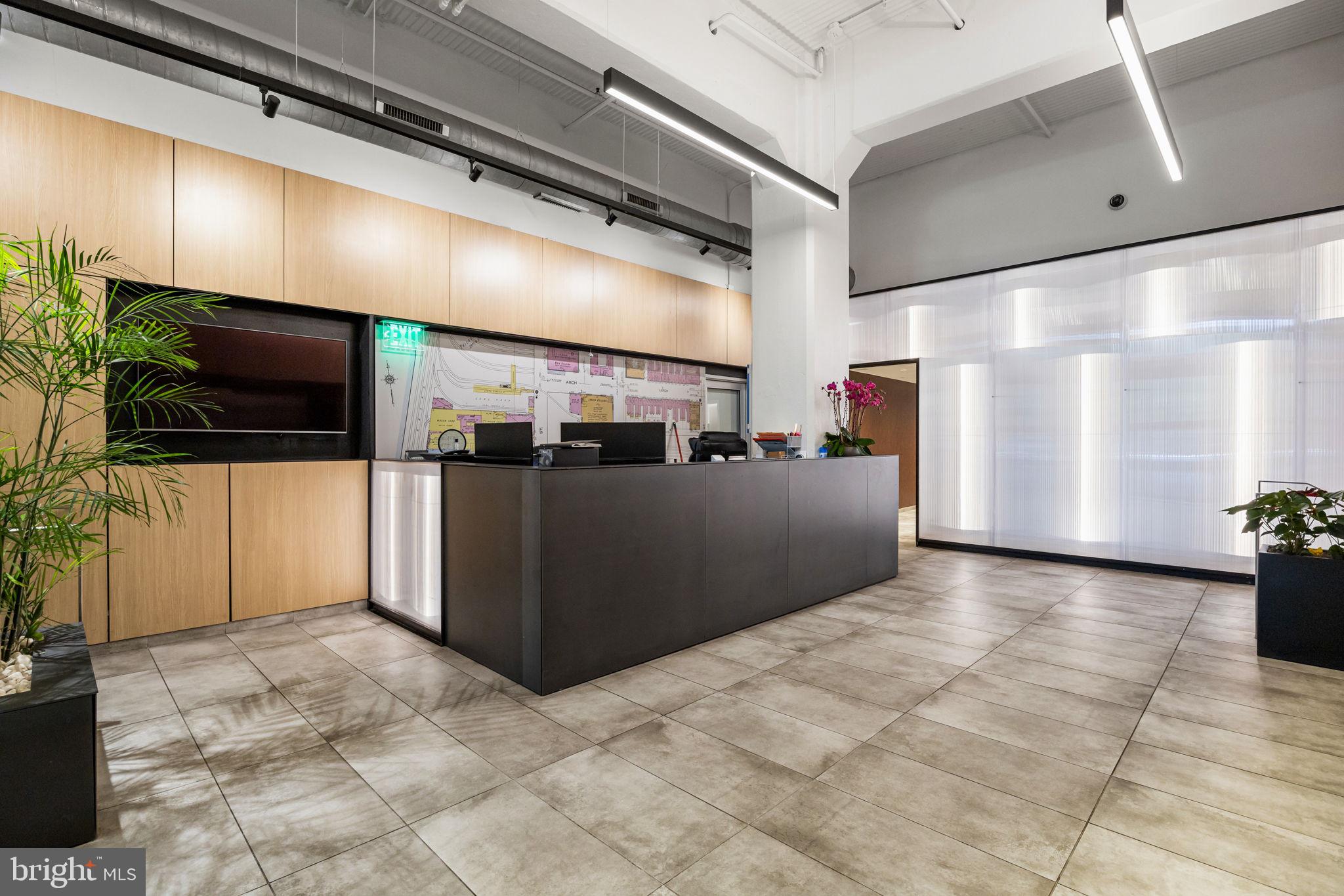 LOGAN SQUARE - Residential