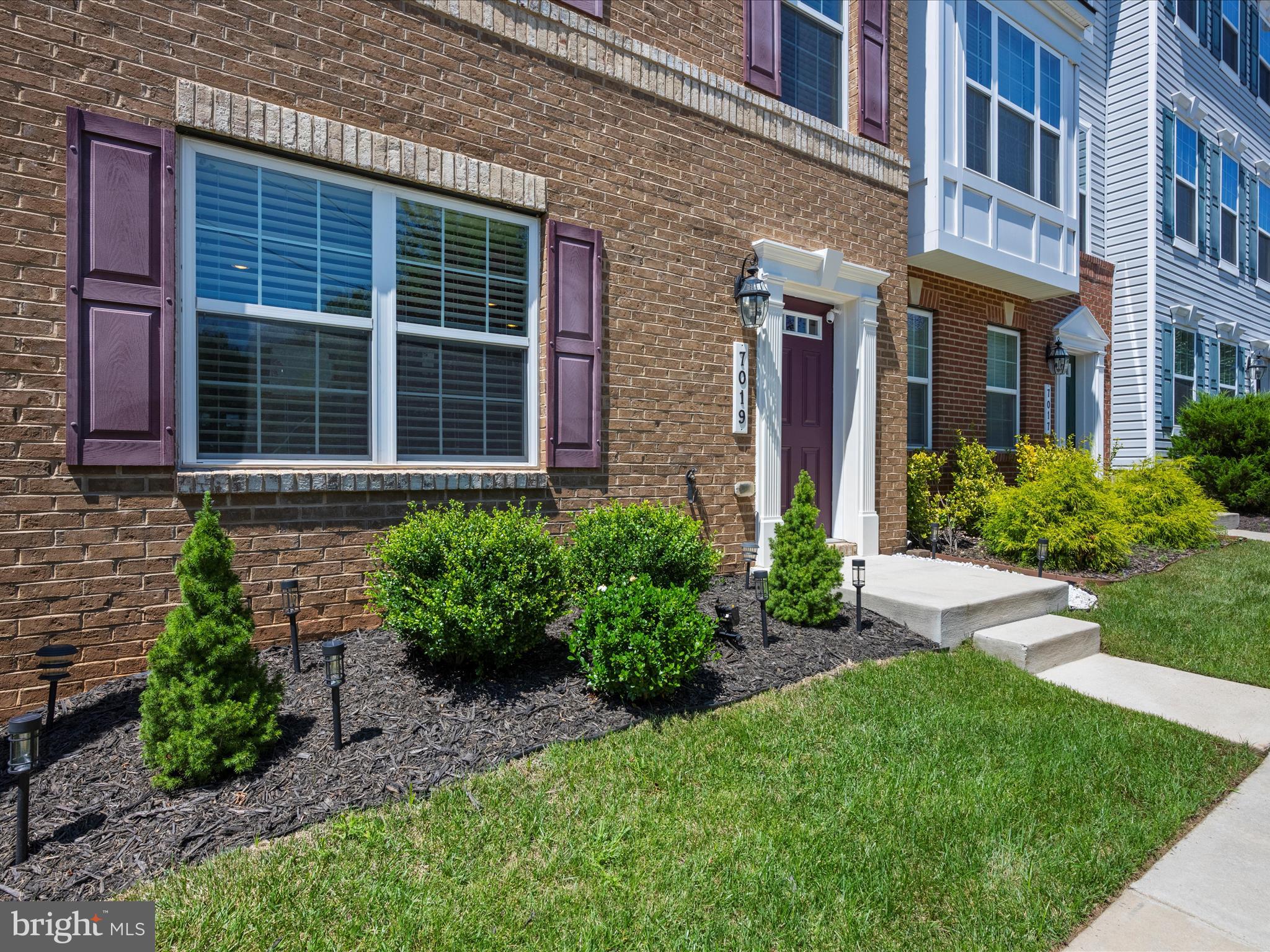 7019 HICKORY COURT