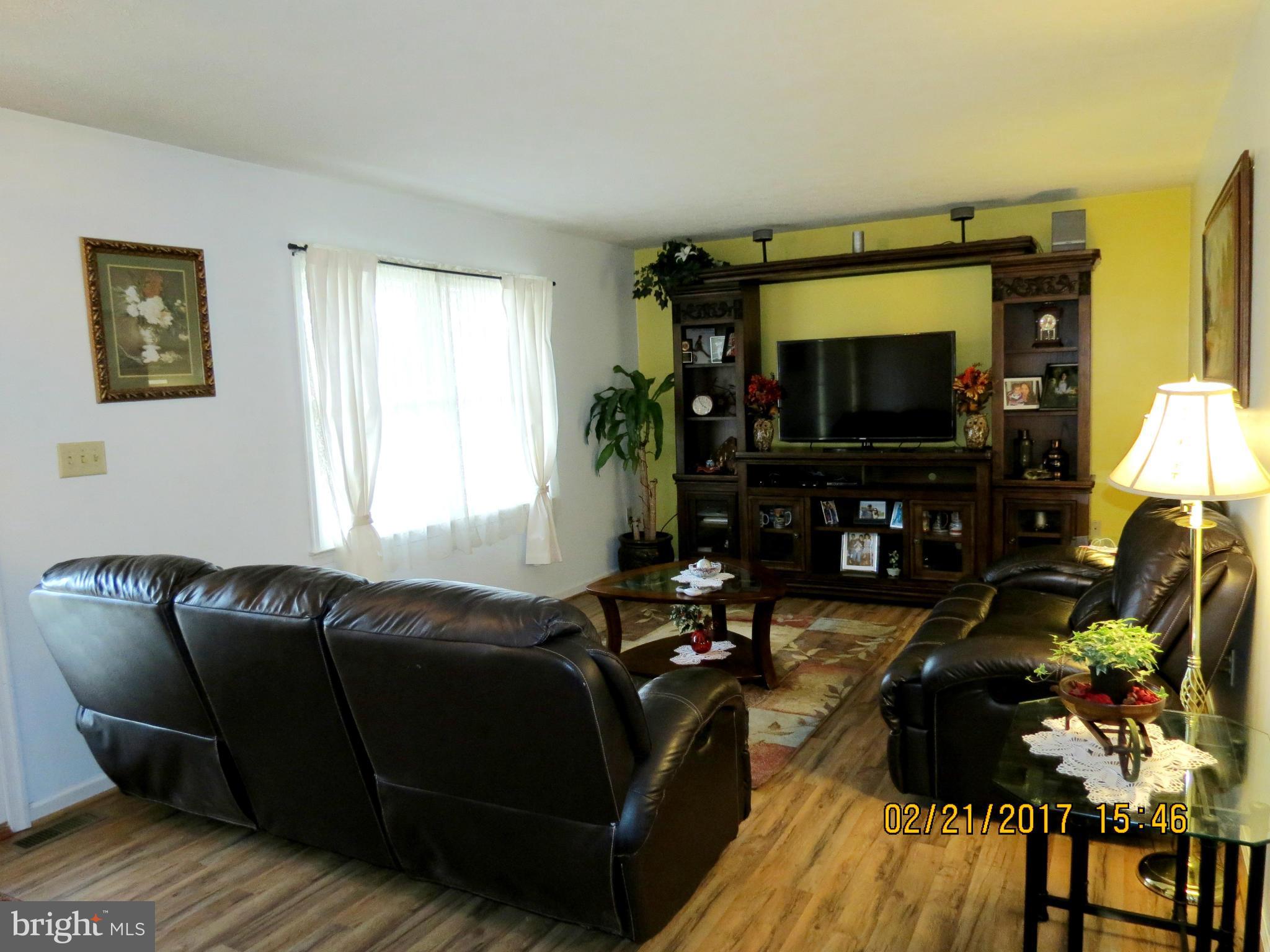 WHISPERING FALLS - Residential