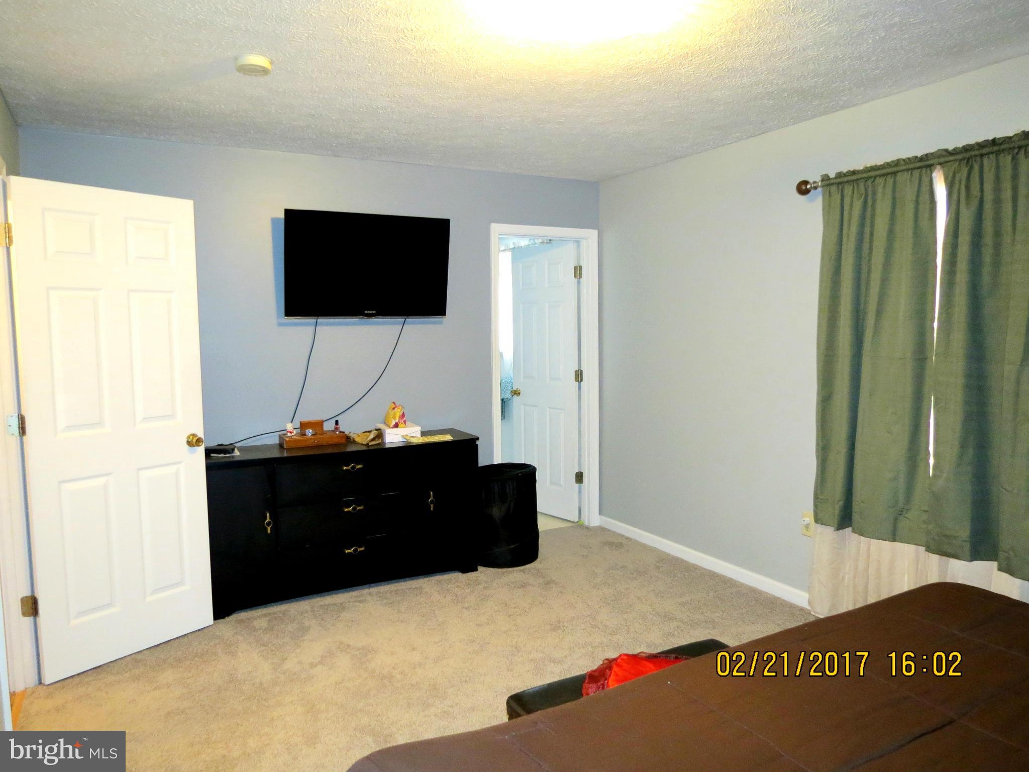 WHISPERING FALLS - Residential