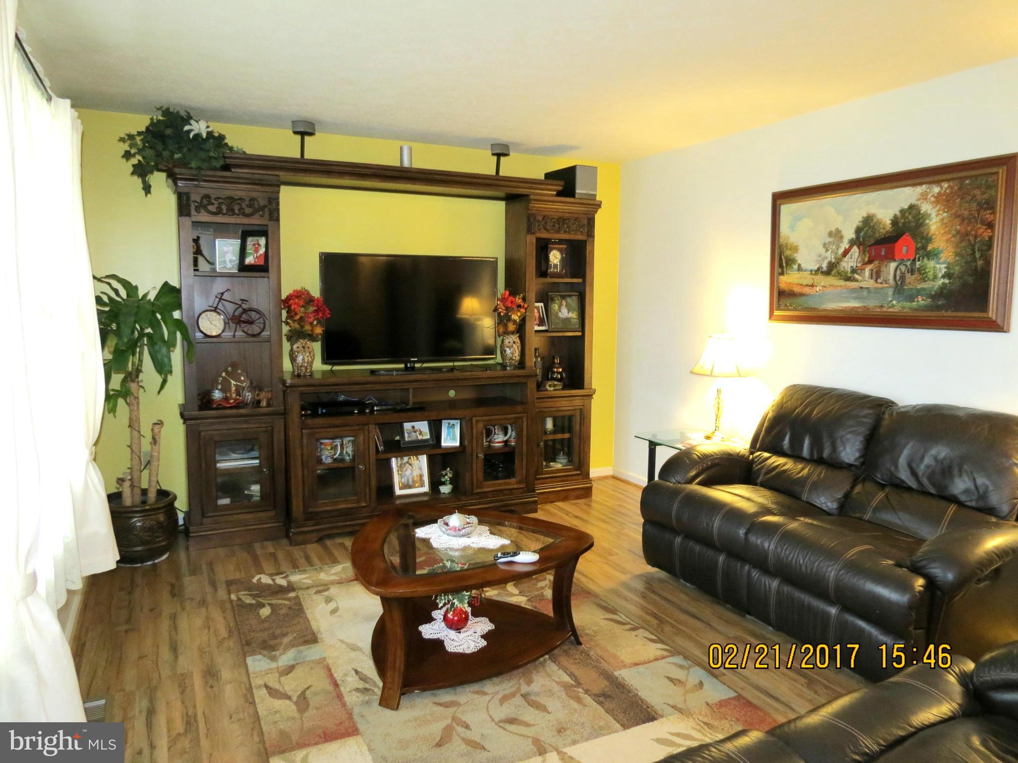 WHISPERING FALLS - Residential