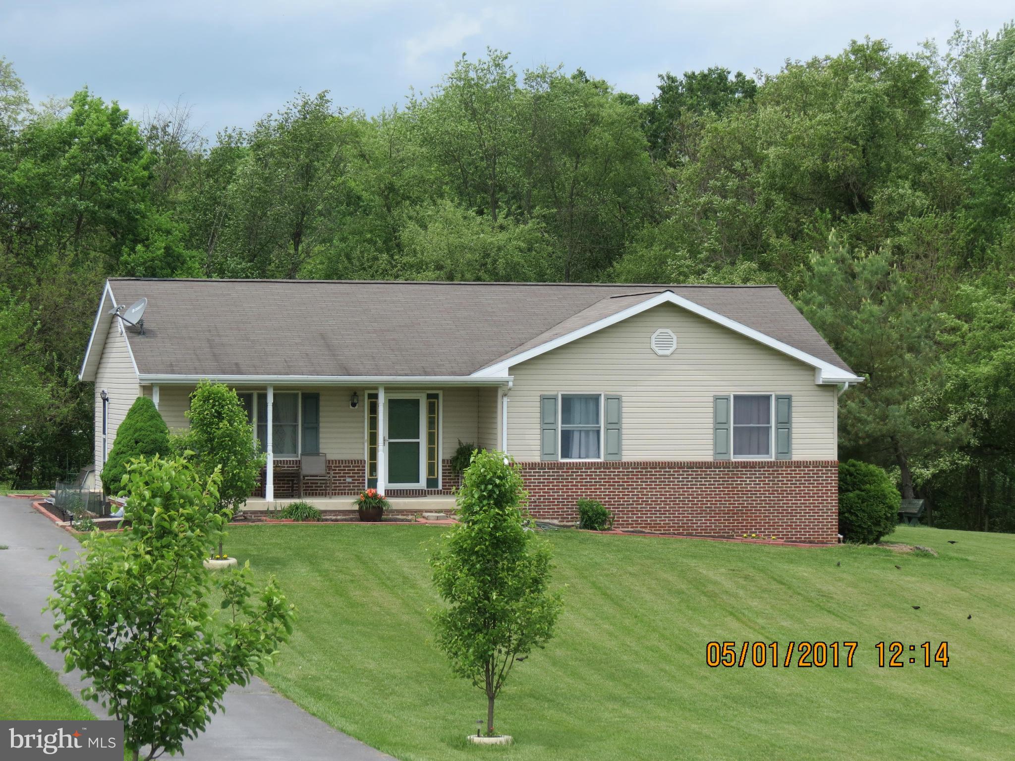 WHISPERING FALLS - Residential