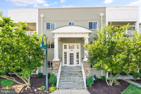 Photo of 4089 S Four Mile Run Drive #201, ARLINGTON, VA 22204 (MLS # VAAR2081076)