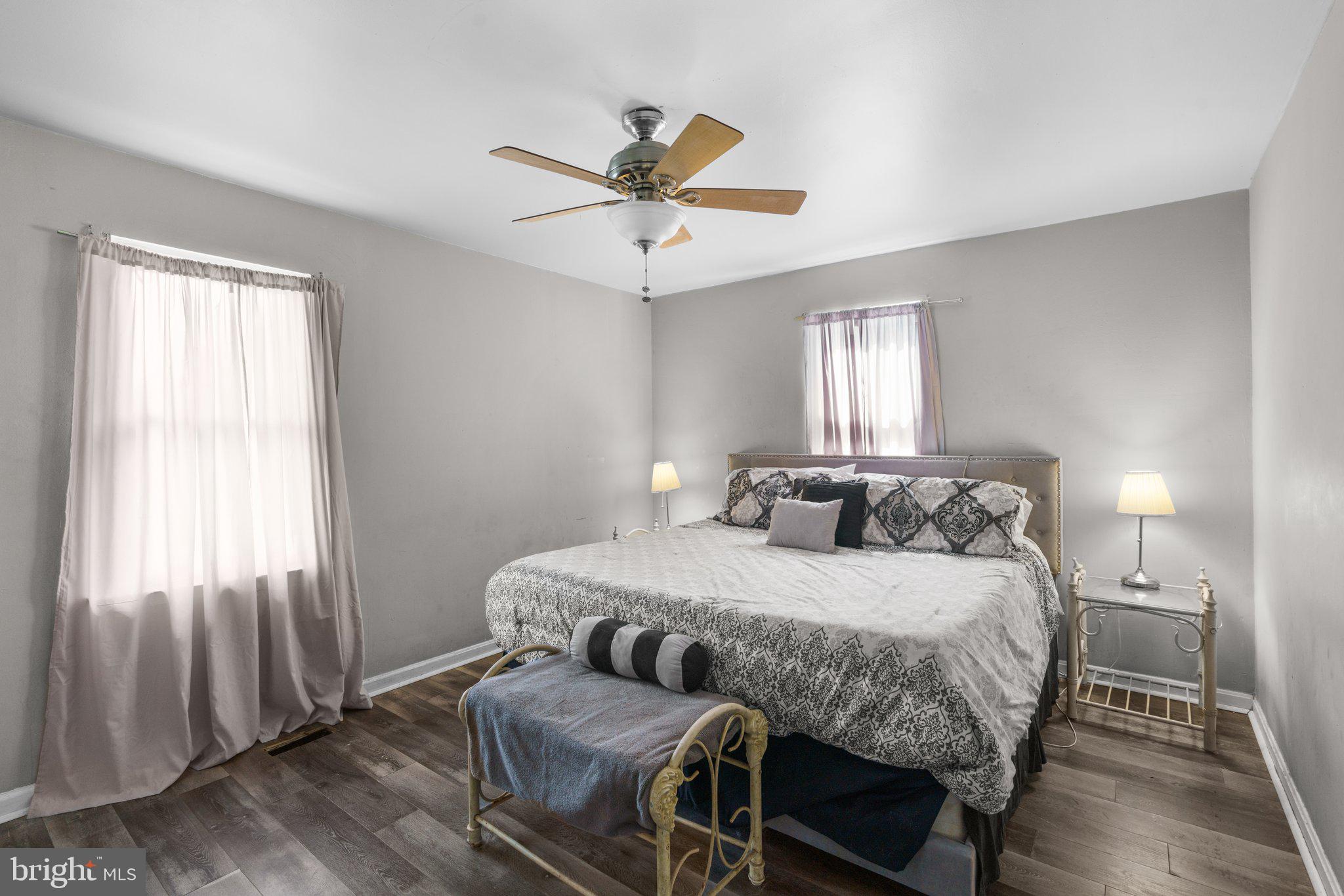 CEDAR MANOR - Residential